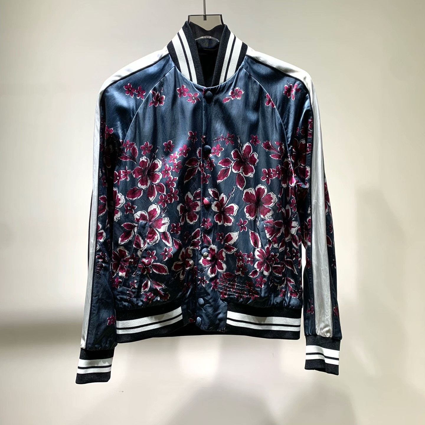 Valentino Valentino Silk Light Jacket 46 Men Size US L / EU 52-54 / 3 - 1 Thumbnail