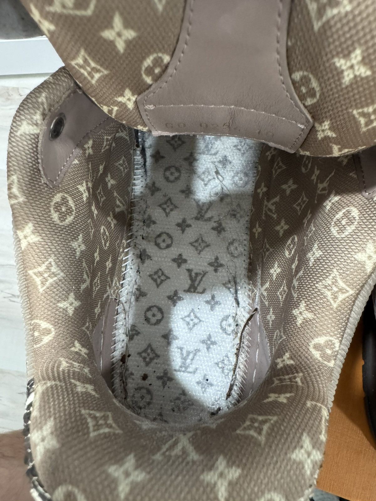 Louis Vuitton Louis Vuitton Skate Sneaker (Brown Snakeskin/White) Size US 11 / EU 44 - 10 Thumbnail