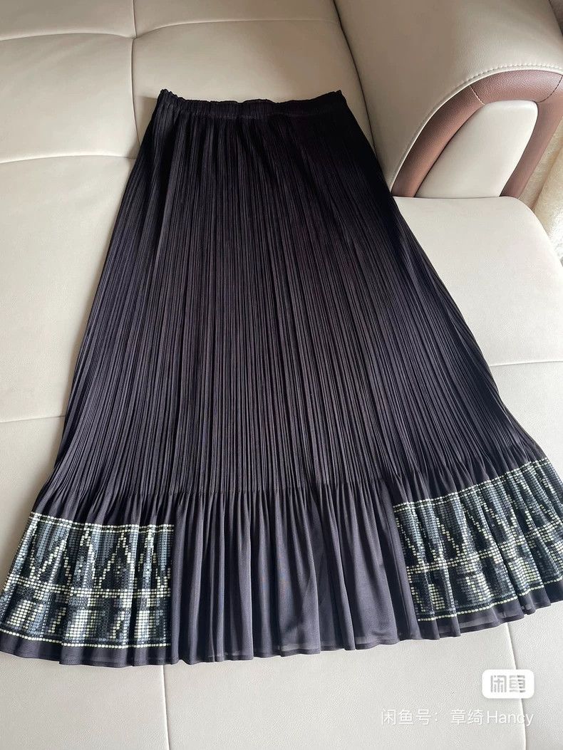 Issey Miyake Issey Miyake size:3 Black pleated skirt Size 42" / US 20 - 1 Thumbnail