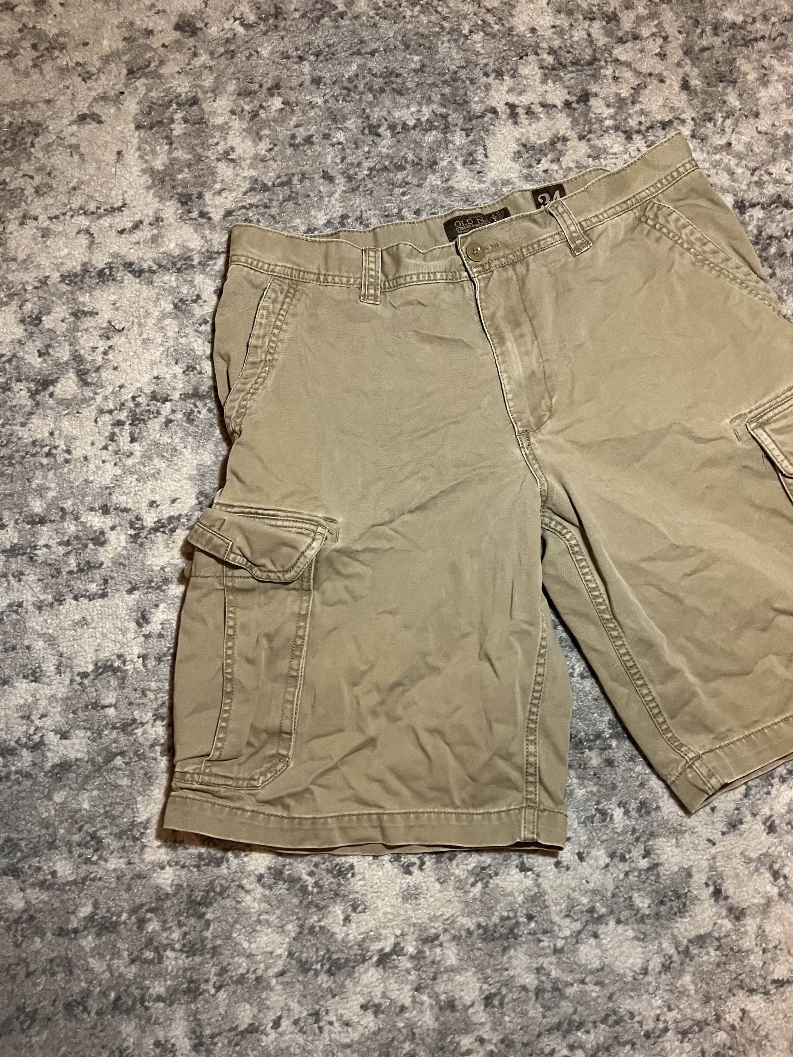 Old Navy Y2K Old Navy Khaki Baggy Cargo Shorts Size US 34 / EU 50 - 4 Thumbnail