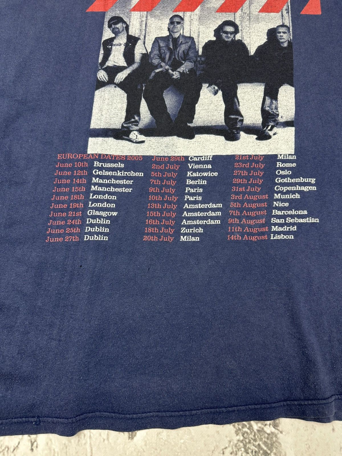 Band Tees Vintage 2005 U2 HOW TO DISMANTLE AN ATOMIC BOMB Shirt Tee Size US XL / EU 56 / 4 - 9 Thumbnail