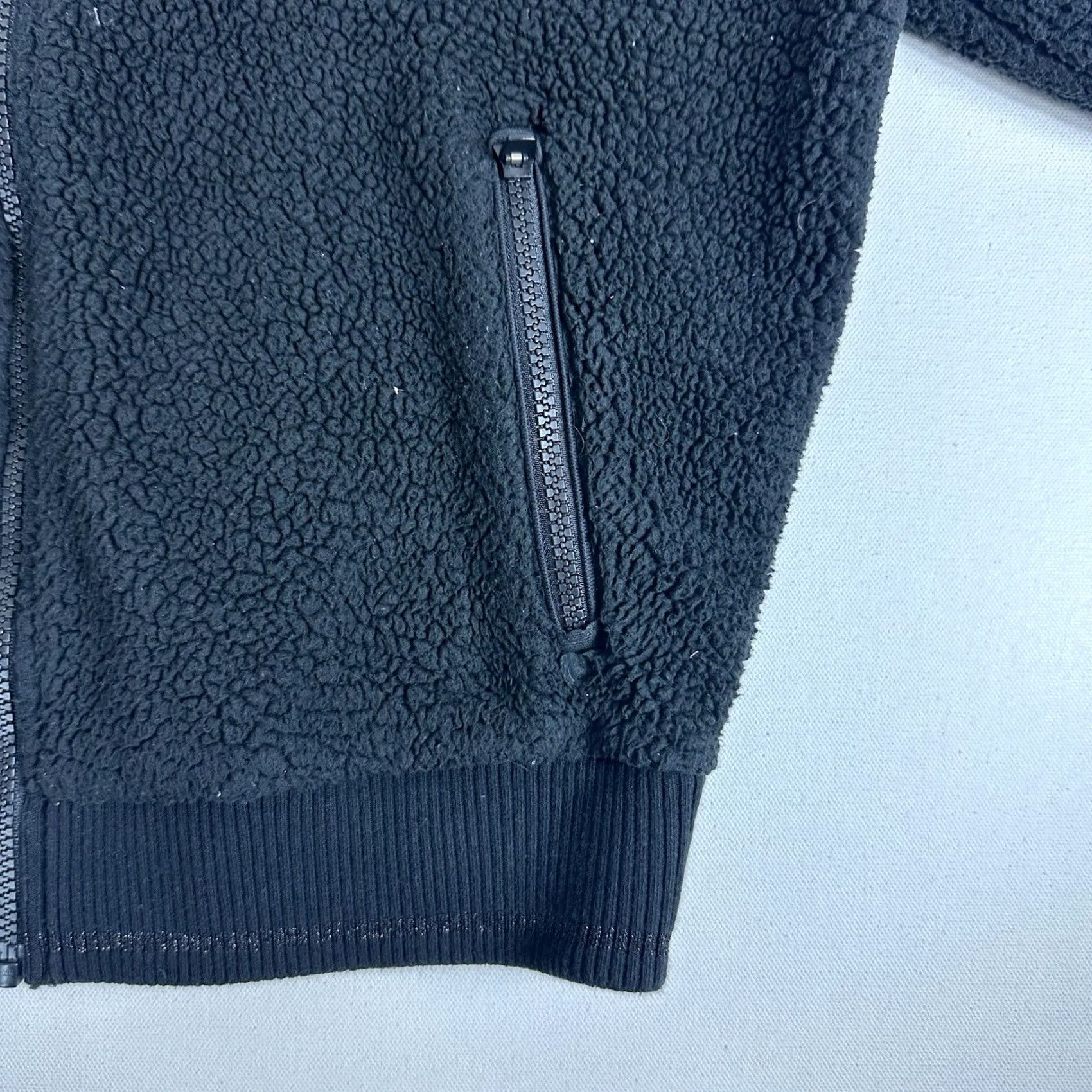 Athleta Athleta Tugga Sherpa Teddy Jacket Full Zip Women’s Black Size M Tree? Size M / US 6-8 / IT 42-44 - 6 Thumbnail
