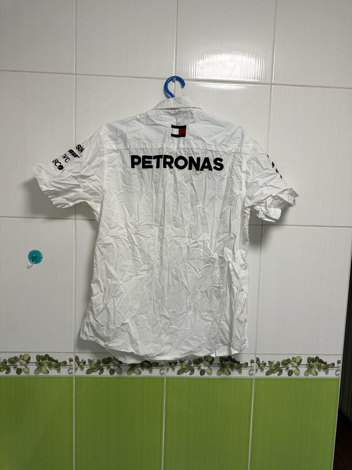 Formula 1 × Mercedes-Benz Mercedes AMG Petronas Tommy Hilfiger Racing short shirts Size US XL / EU 56 / 4 - 6 Thumbnail