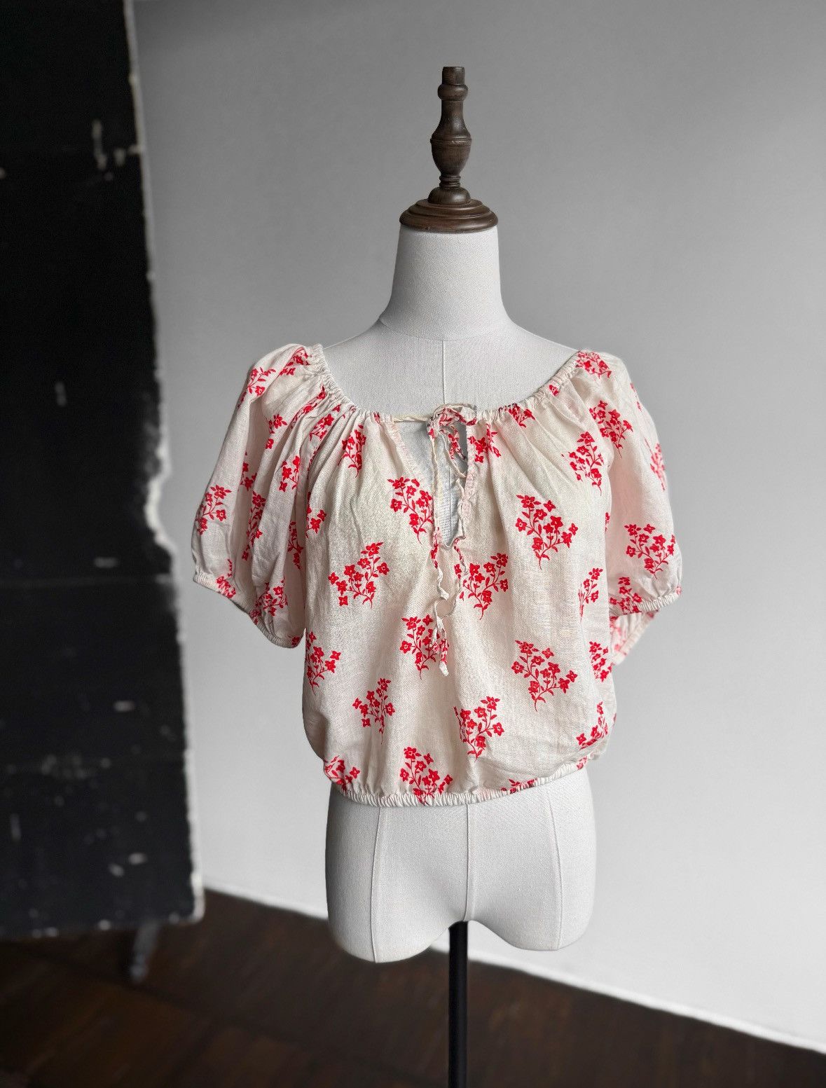 H&M H&M Womens White Floral Linen Blend Peasant Crop Top Blouse Size S / US 4 / IT 40 - 1 Thumbnail
