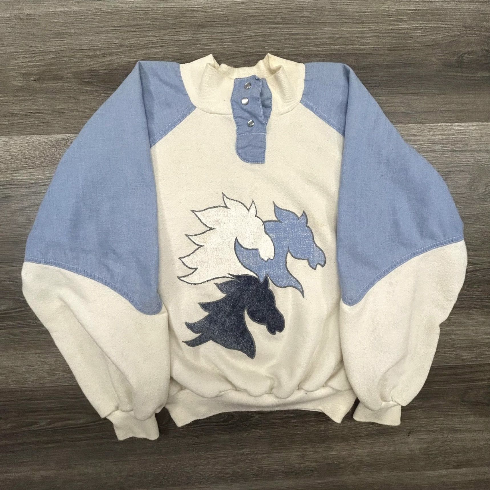Vintage VINTAGE Miss Rodeo America Sweatshirt Womens M Henley 60s Western Horse Rodeo White Raglan Sleeve Embroidered Front Graphic Size M / US 6-8 / IT 42-44 - 2 Thumbnail