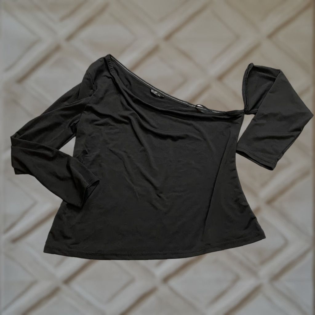 Shein Shein Curve Blouse Shirt Womens 4XL Black Off the Shoulder Long Sleeve Polyester Knit Ruffle Button Collarless Vintage No Size XXL / US 16-18 / IT 52-54 - 1 Thumbnail