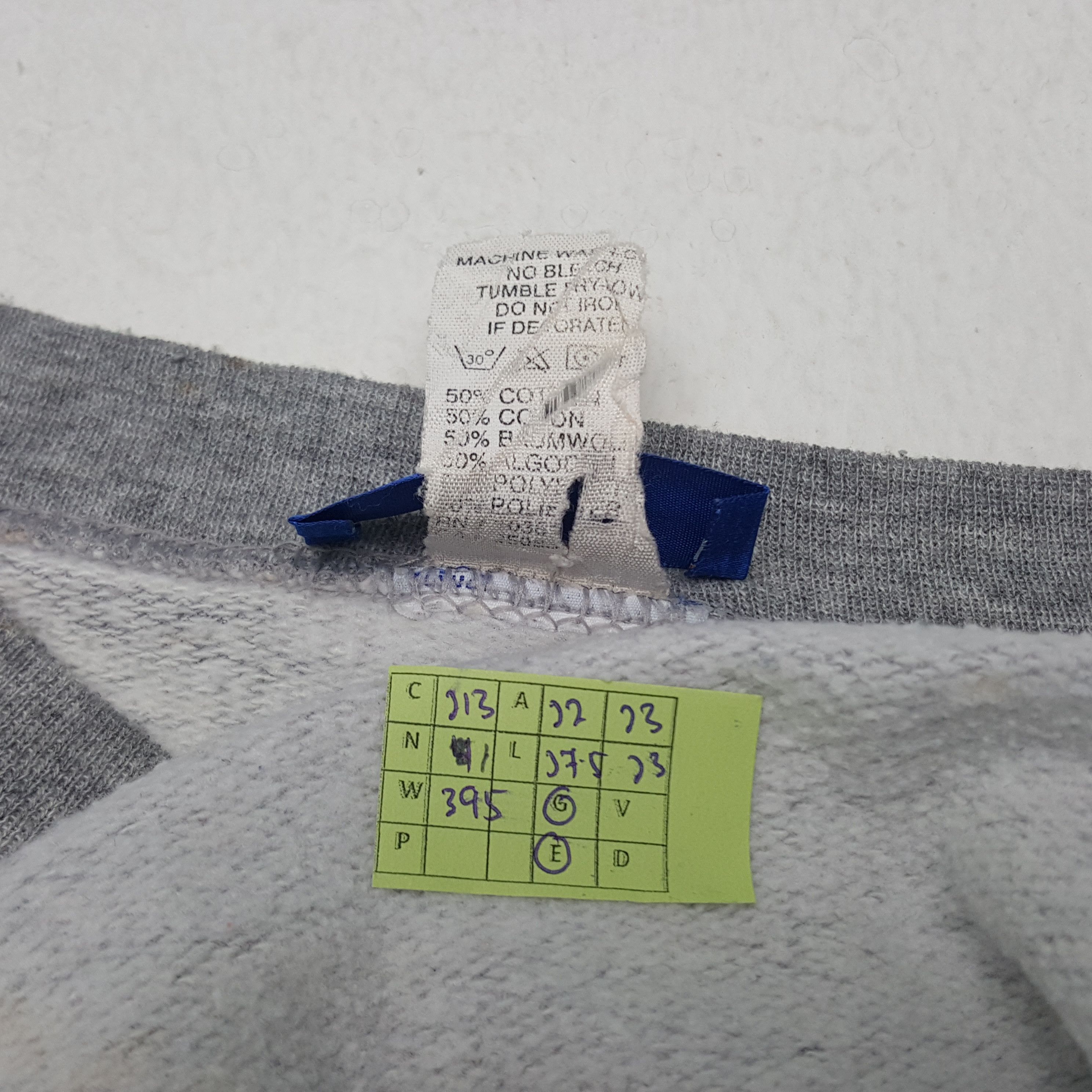 Disney × Mickey Mouse × Vintage Vintage Mickey Mouse Tokyo Disneyland Promo Sweatshirt Size US M / EU 48-50 / 2 - 9 Thumbnail