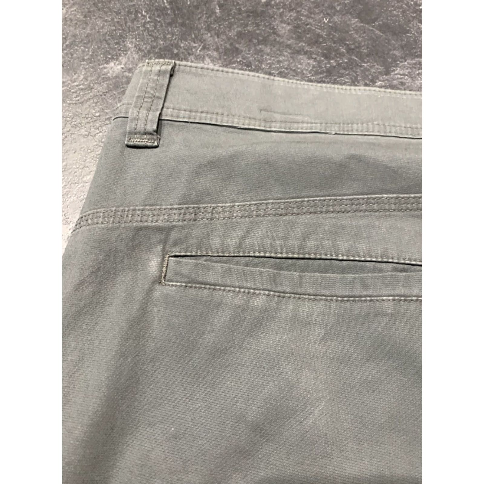 Wrangler Wrangler Mens Shorts 38 Casual Outdoor Performance Chino Flat Front Green Cotton Nylon Spandex Size US 38 / EU 54 - 6 Thumbnail