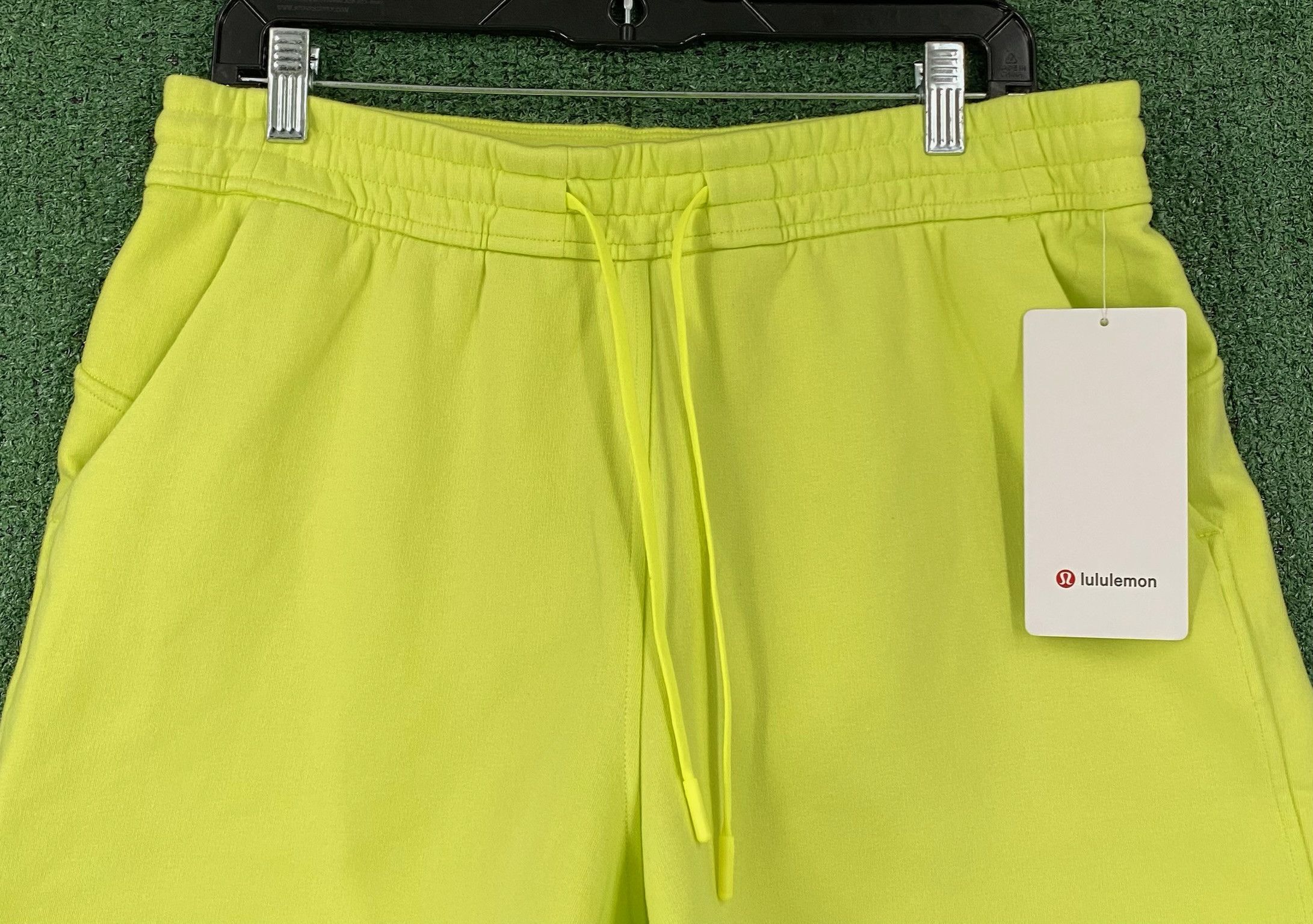 Lululemon NWT Lululemon Loungeful Neon Yellow Sweat Shorts 10 Size 34" / US 12 / IT 48 - 7 Thumbnail