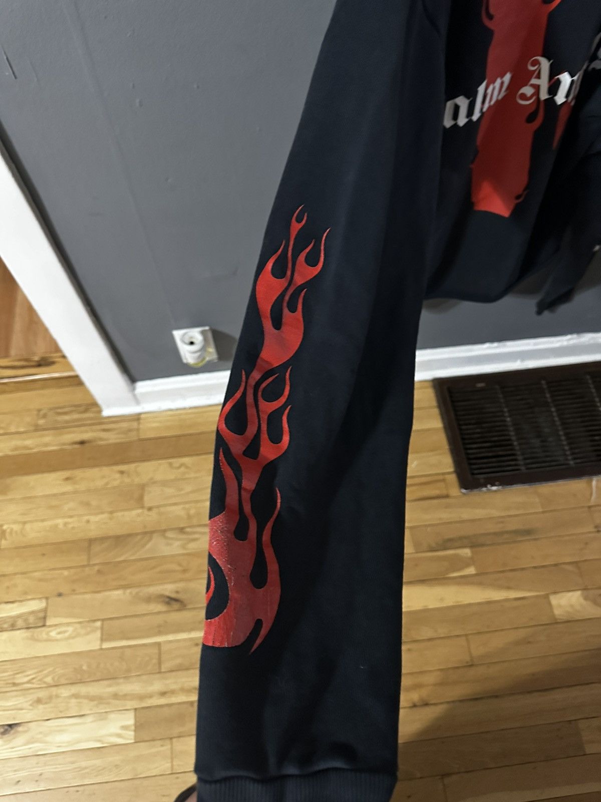 Palm Angels × Vlone VLONE X PALM ANGELS RED FLAME CROPPED HOODIE Size US M / EU 48-50 / 2 - 5 Thumbnail