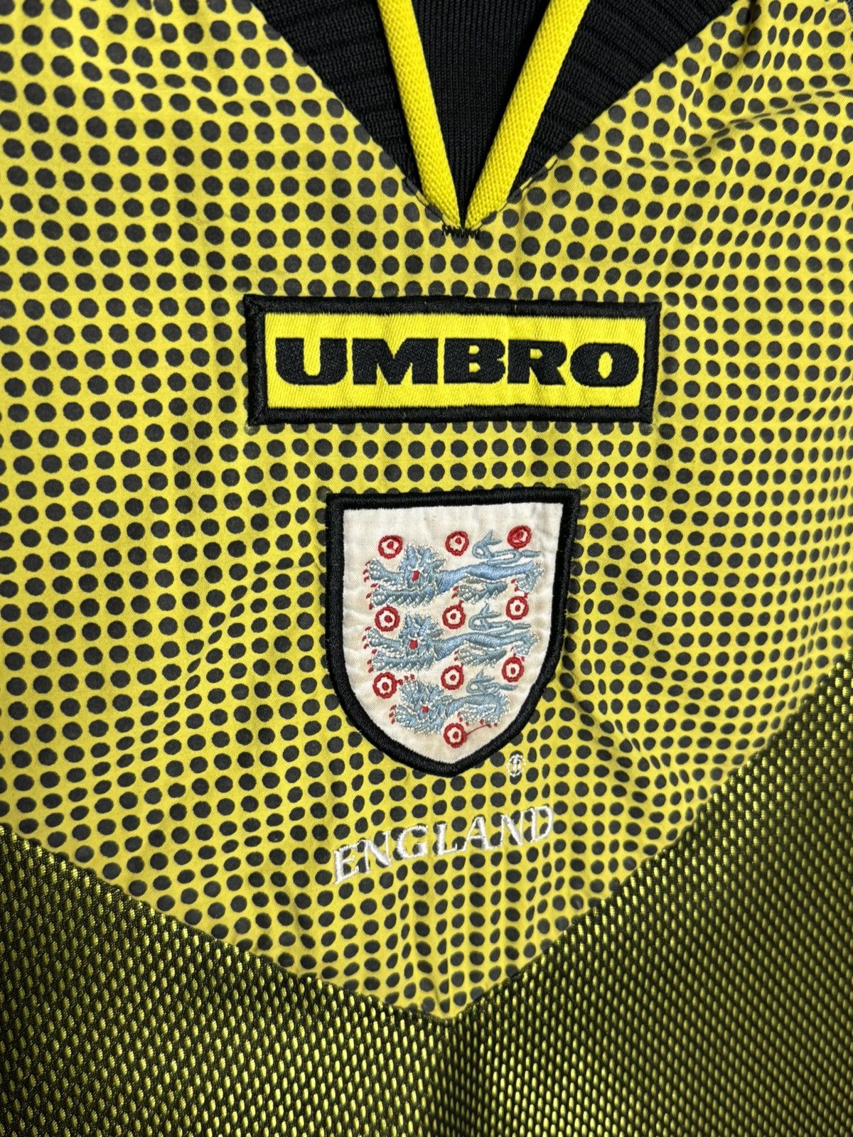Umbro KIDS England National Team 98/99 Goalkeeper Football Jersey Size US XS / EU 42 / 0 - 3 Thumbnail