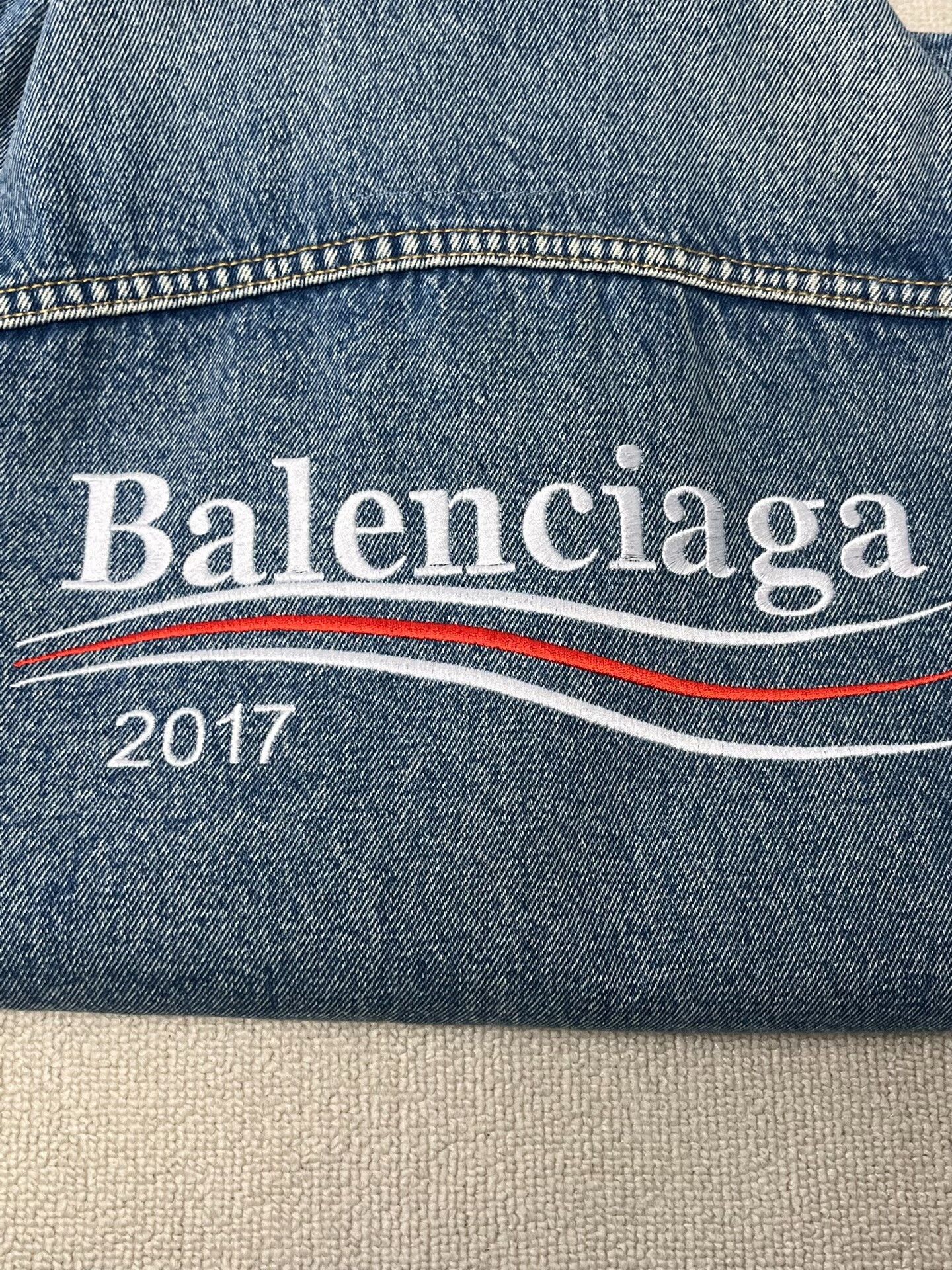 Balenciaga vintage balenciaga distressed denim jacket 2017 Size US L / EU 52-54 / 3 - 3 Thumbnail