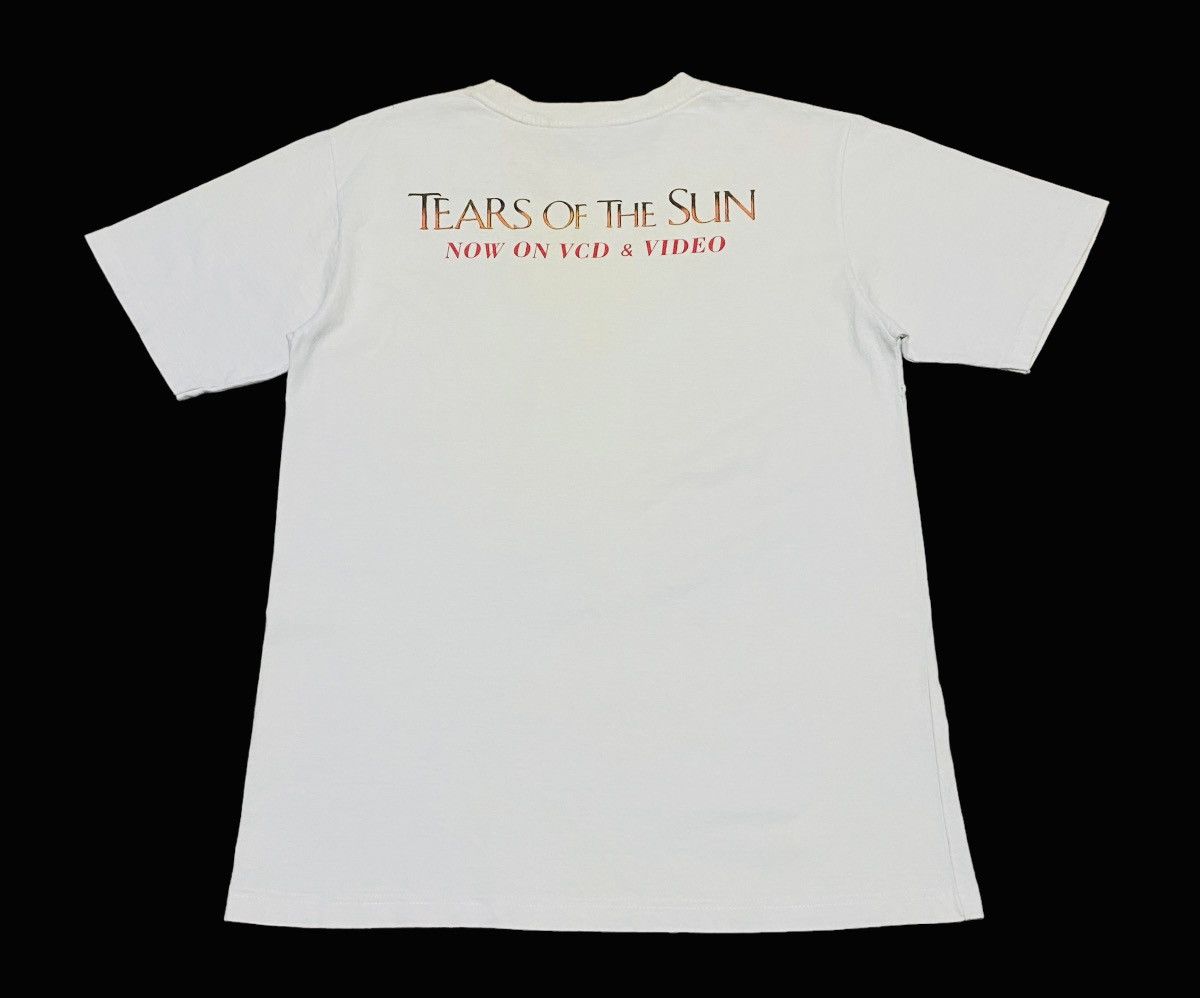 Vintage Vintage Movie Action Movie Tears Of The Sun T-shirt 2003s Size US M / EU 48-50 / 2 - 2 Thumbnail