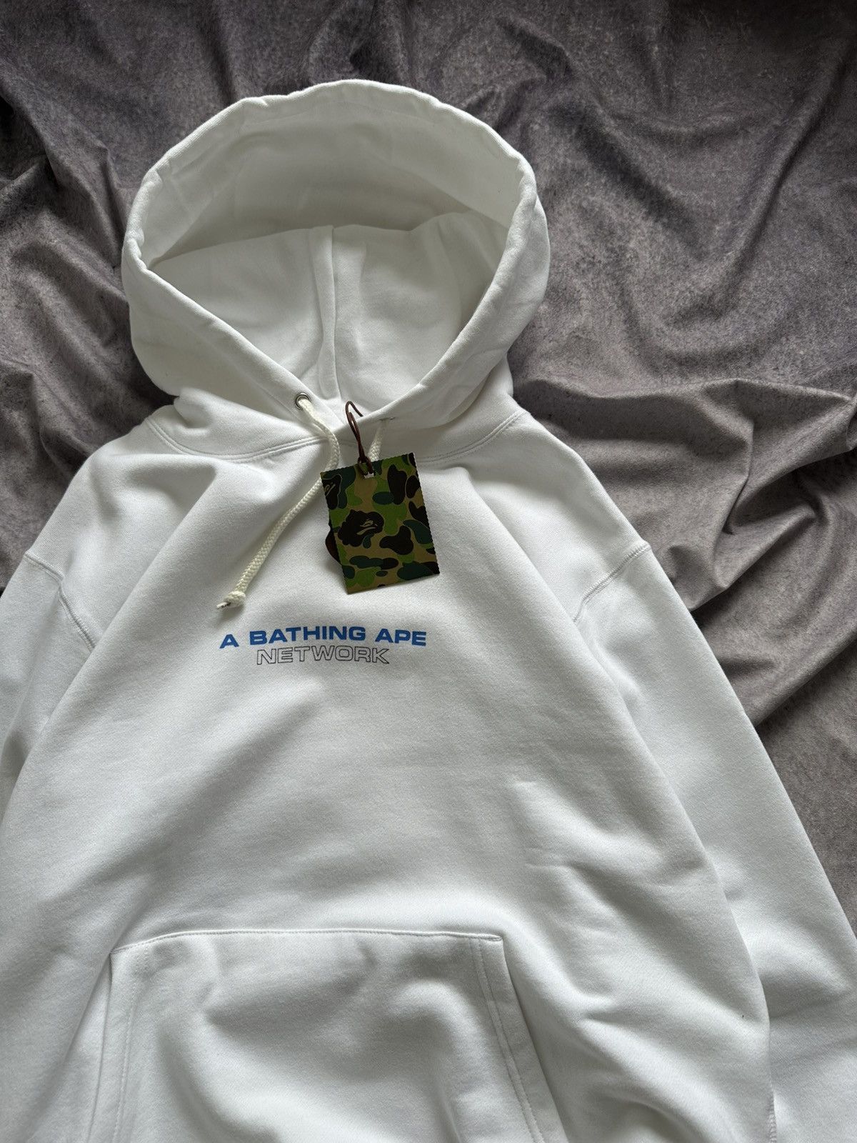 Bape NWT Bape A Bathing Ape Network World Gone Mad Hoodie White Size US XL / EU 56 / 4 - 7 Thumbnail
