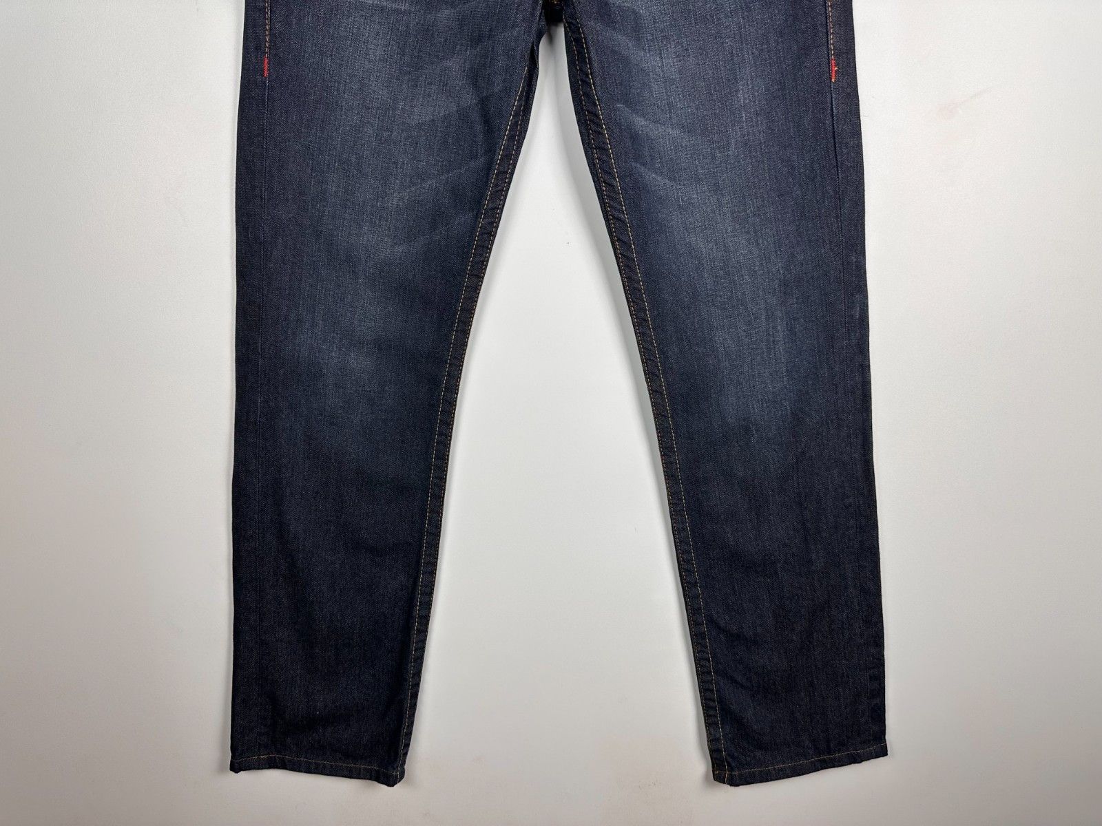True Religion True Religion Rocco Relaxed Skinny Jeans Red Stitching Sz 32 Size US 32 / EU 48 - 7 Thumbnail