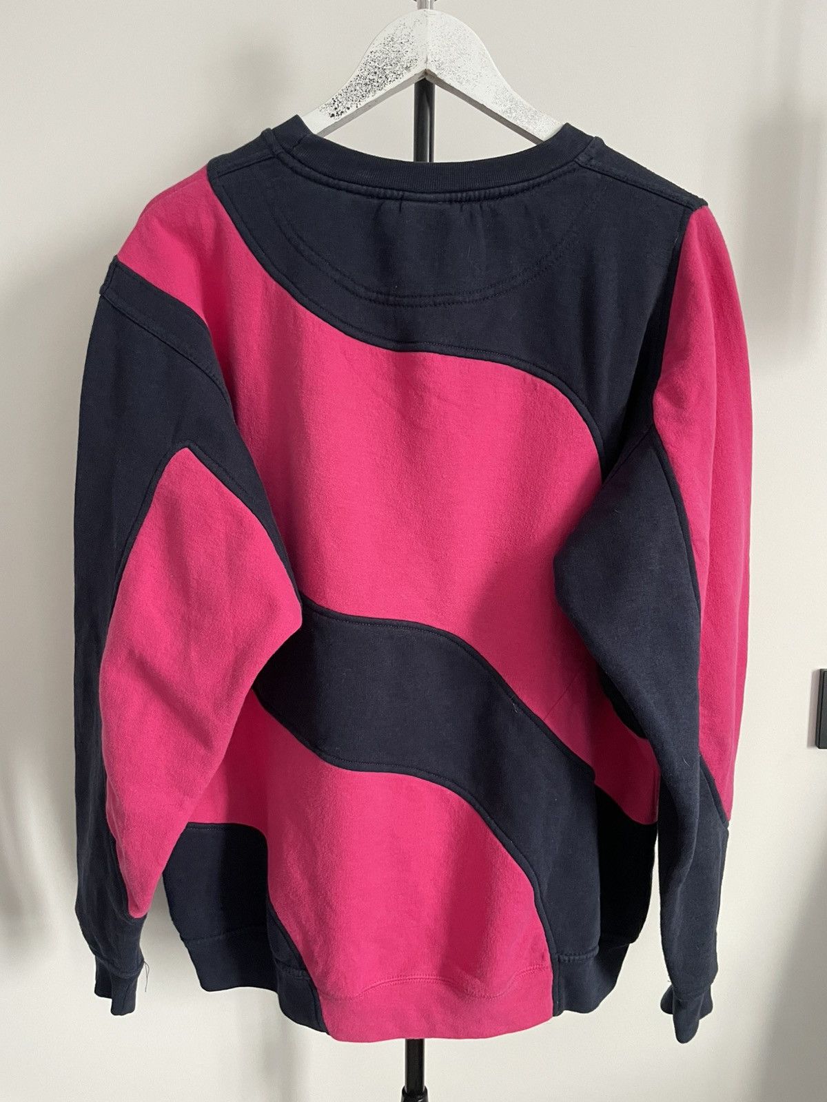 Nike Vintage 90ʼs Nike Rework Y2K Sweatshirt Black/Pink RARE Size US L / EU 52-54 / 3 - 4 Thumbnail