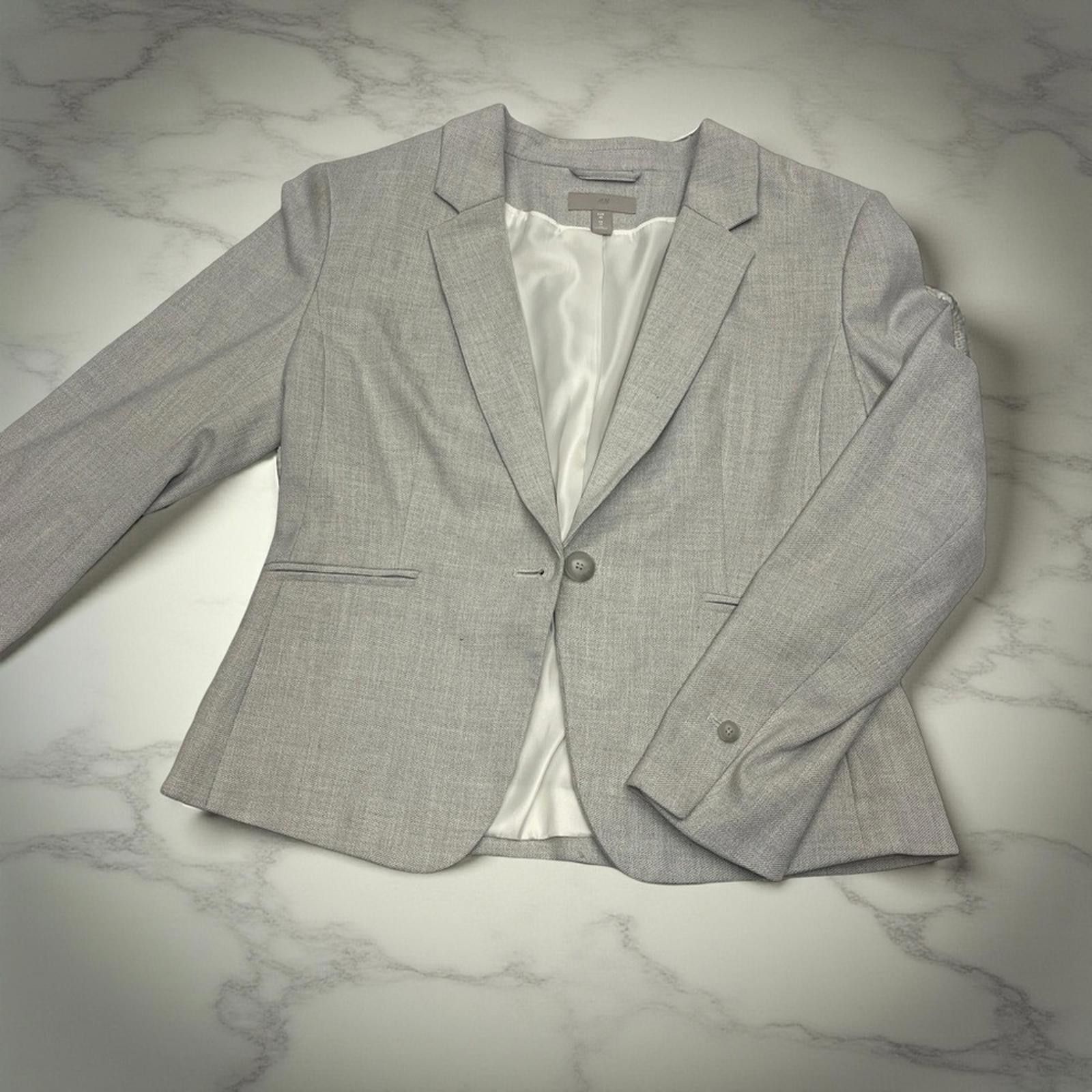 H&M Classic Gray H&M Woman's Blazer - size 8P Size M / US 6-8 / IT 42-44 - 3 Thumbnail