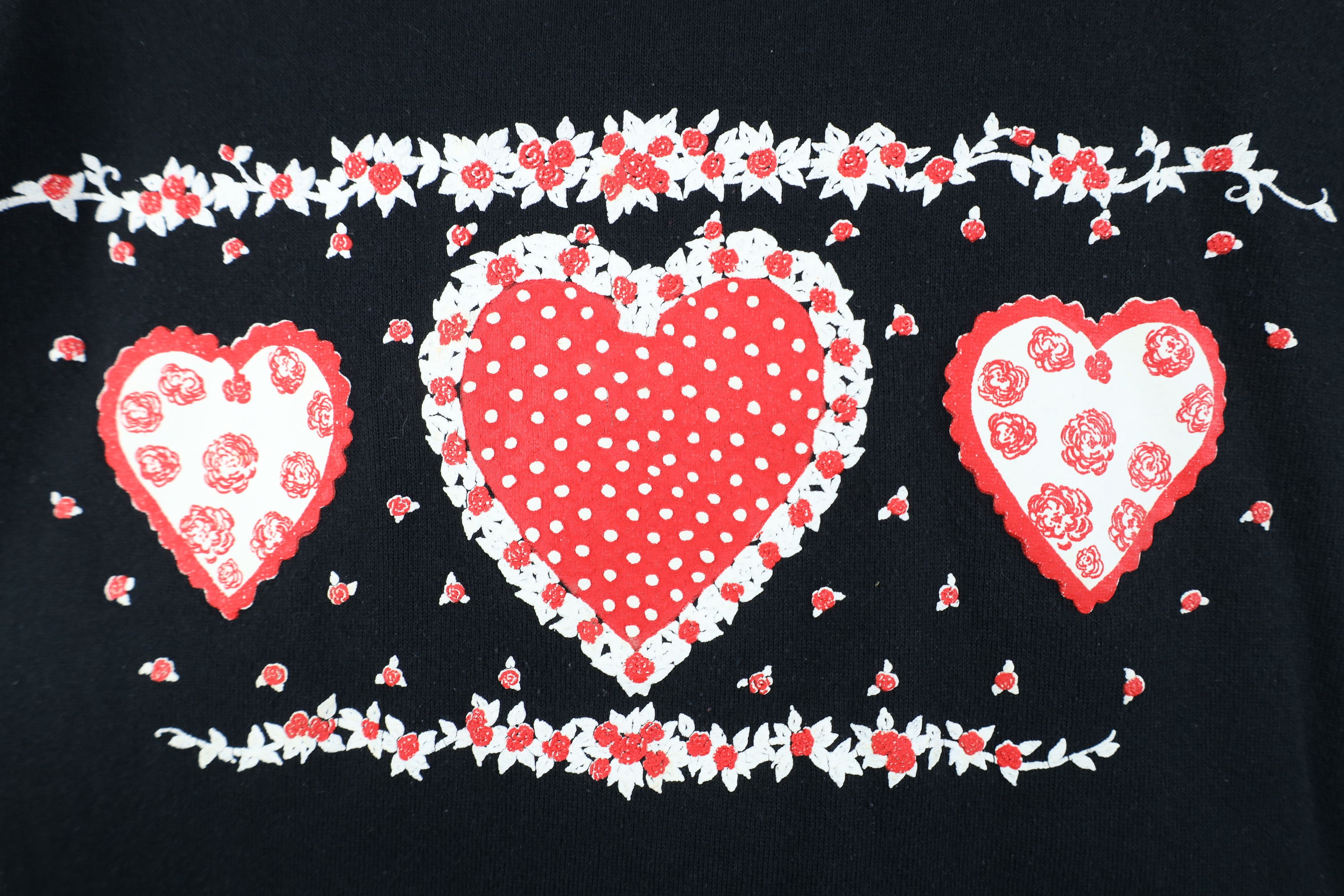 Vintage Vintage 90s Streetwear Heart Flower Sweatshirt Black USA Size L / US 10 / IT 46 - 4 Thumbnail