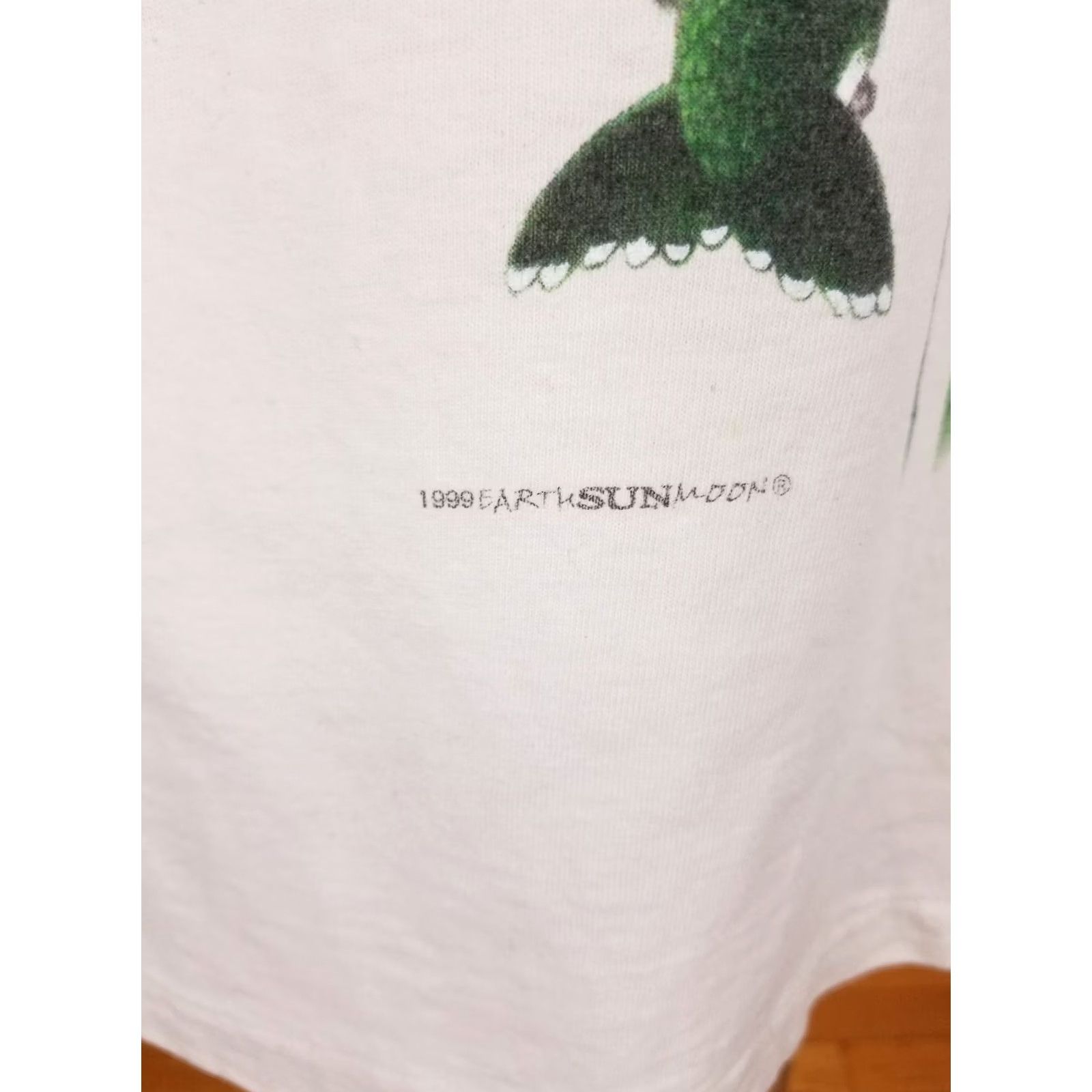 Vintage VINTAGE 1999 HUMMINGBIRD EARTH SUN MOON SINGLE STITCH COTTON T-SHIRT SZ L Mens Size US L / EU 52-54 / 3 - 3 Thumbnail
