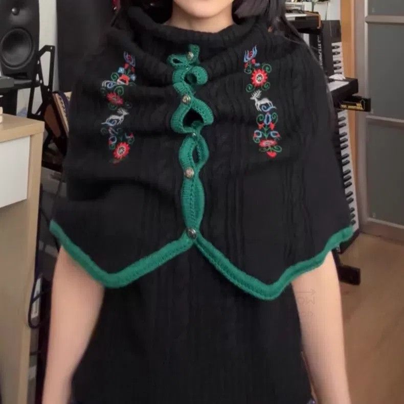 Comme des Garcons Comme Des Garcons size F Ethnic Embroidered Knit Poncho Size XS / US 0-2 / IT 36-38 - 3 Thumbnail