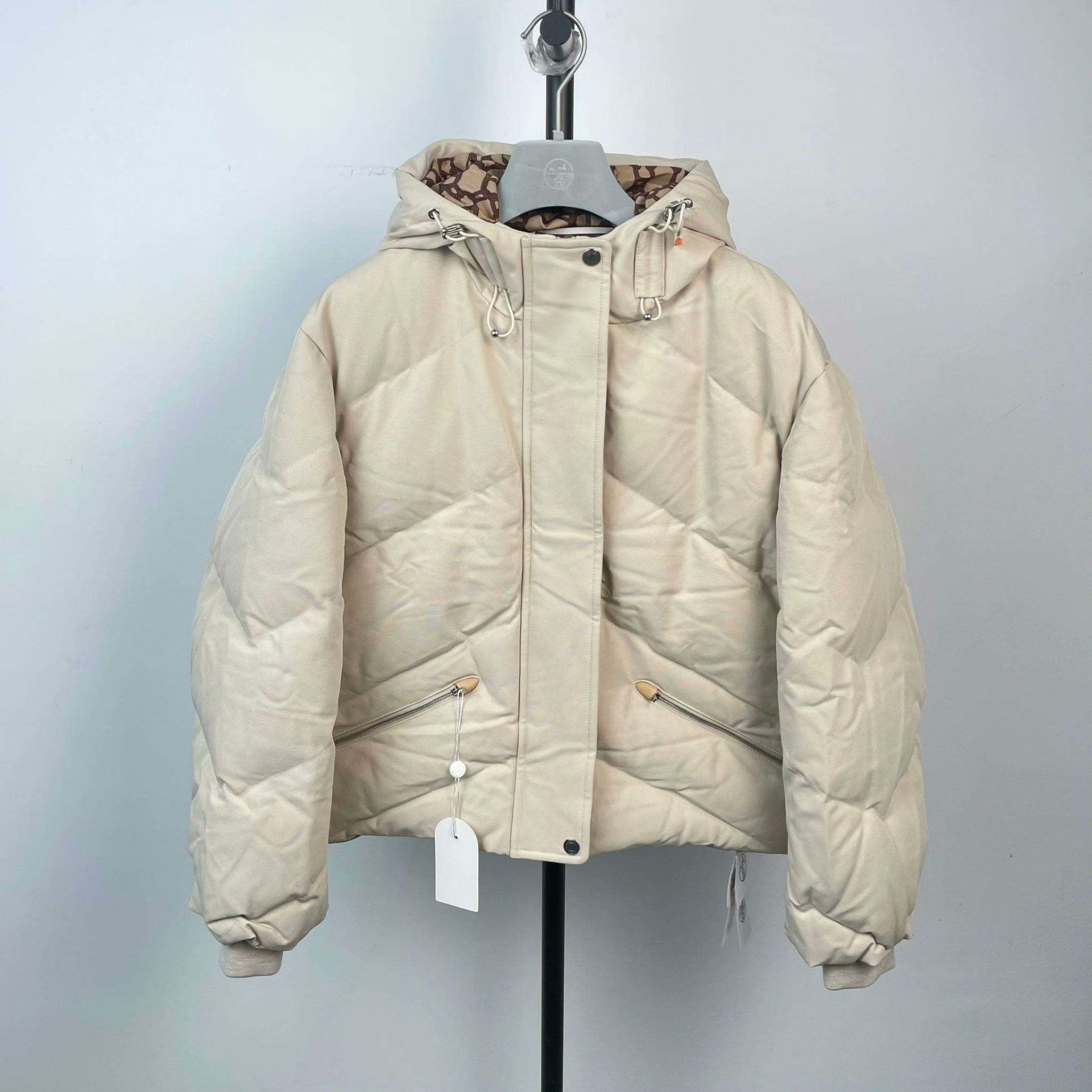 Hermes Hermes Down Beige Down Jacket M Women Size M / US 6-8 / IT 42-44 - 1 Thumbnail