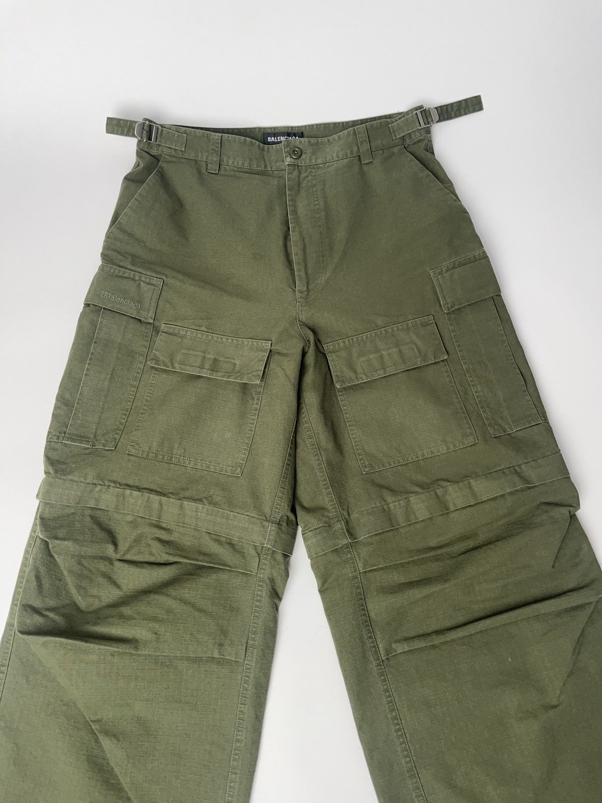 Balenciaga AW2020 large wide leg ripstop convertible cargo pants Size US 30 / EU 46 - 2 Thumbnail