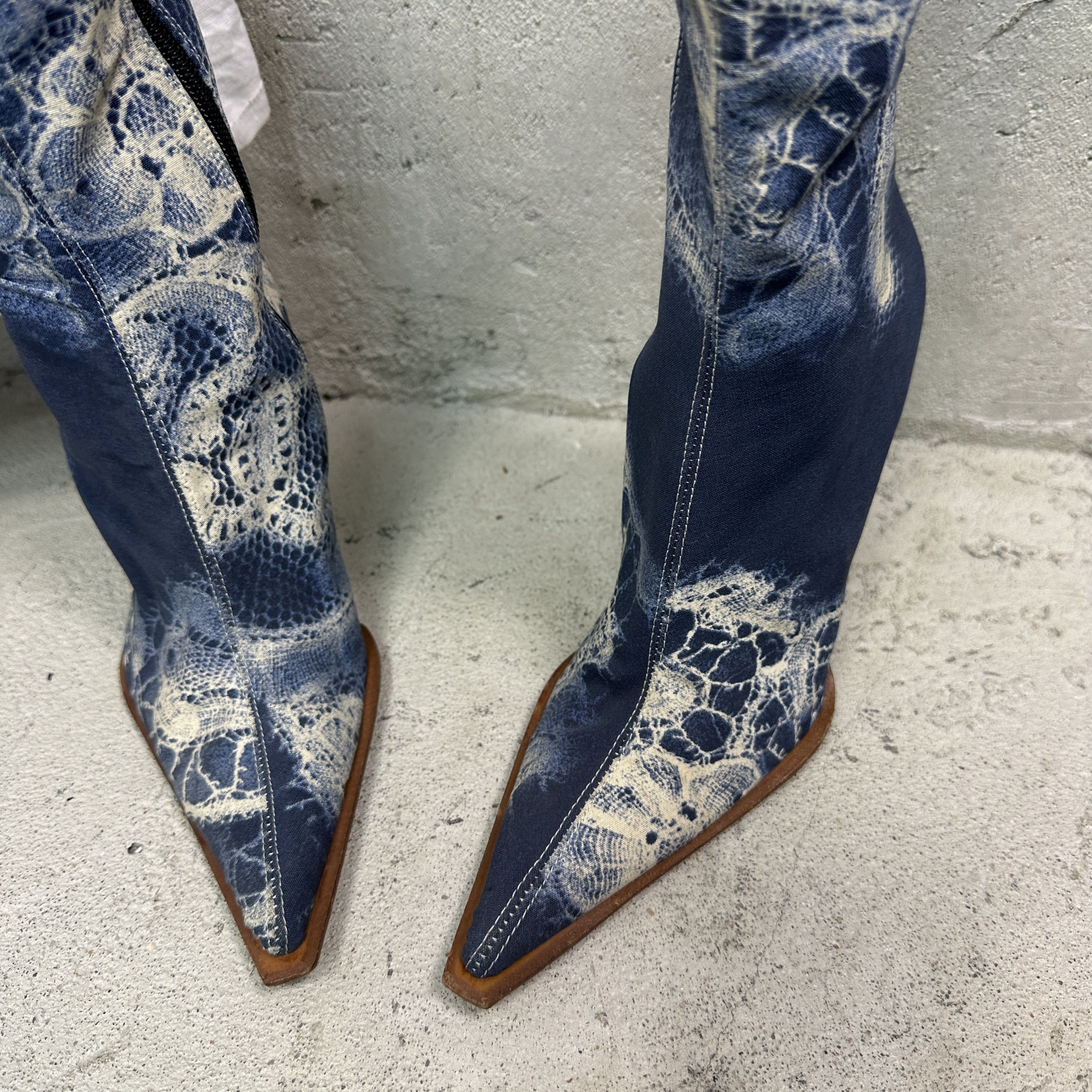 Vintage Vintage Avant Garde Lace Printed Boots Made in Italy Y2K Size US 6 / IT 36 - 5 Thumbnail