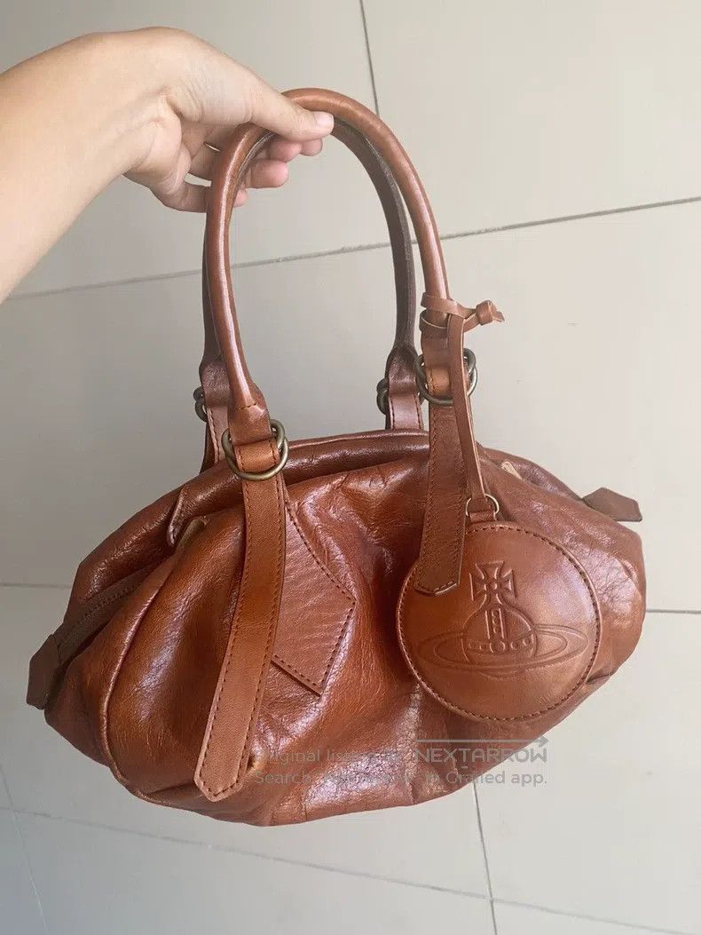 Vivienne Westwood Vivienne Westwood size os Brown, tan handbag, dumpling bag, Size ONE SIZE - 2 Thumbnail