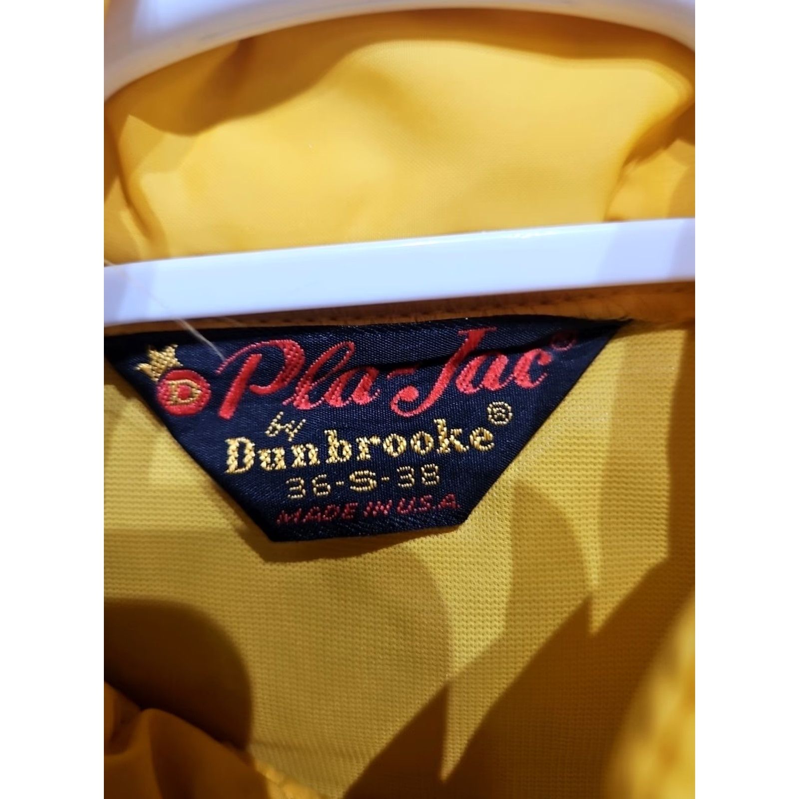 John Deere VINTAGE John Deere Vest Mens S Yellow Nylon Lined Trucker Work Farm Puffy Puffer Trucker Vest Size US S / EU 44-46 / 1 - 5 Thumbnail