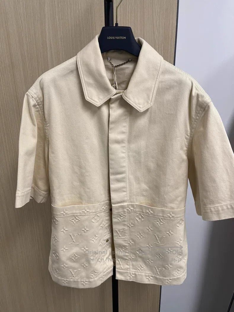 Louis Vuitton Louis Vuitton Embossed logo short sleeve shirt denim jacke Size US S / EU 44-46 / 1 - 1 Thumbnail