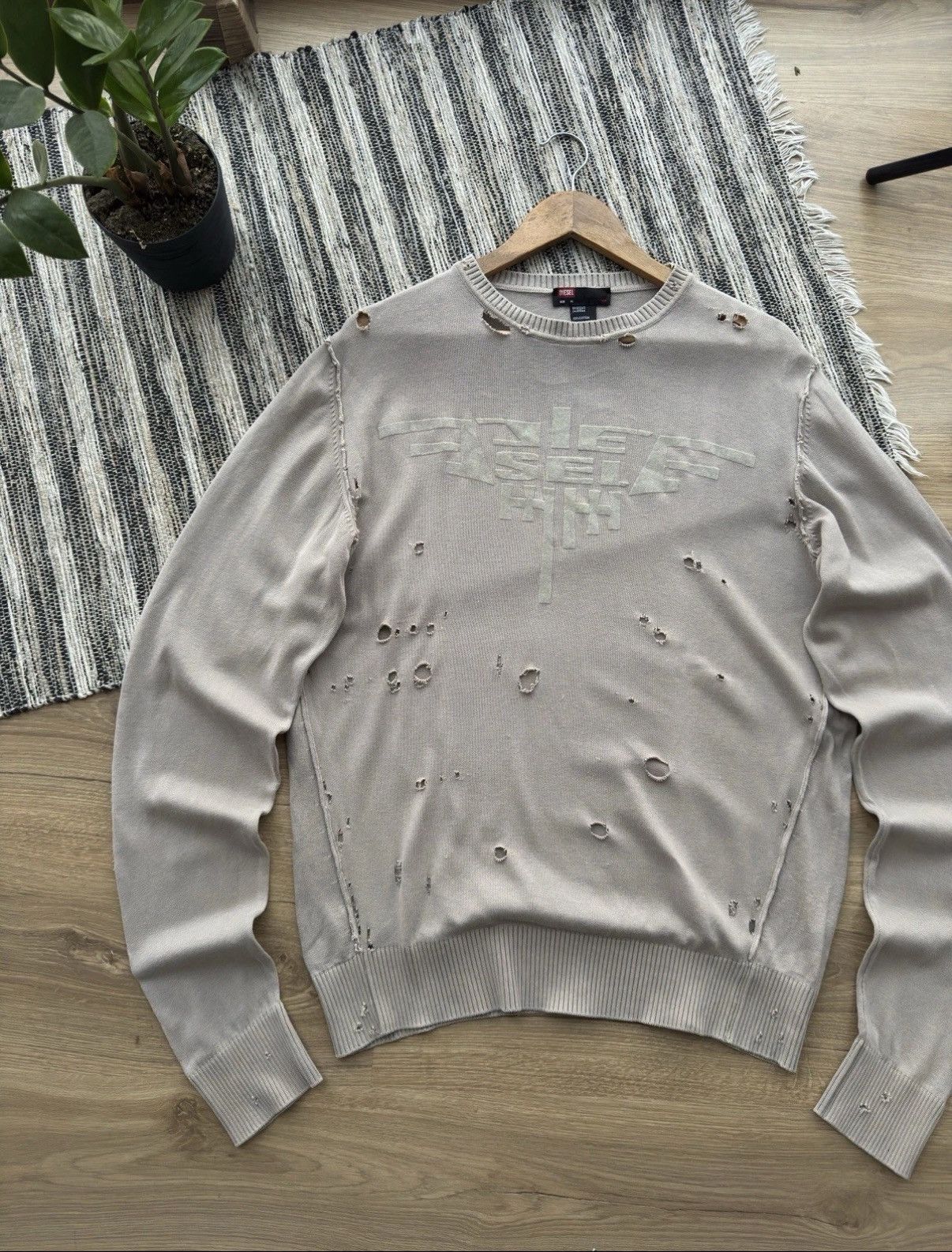 Diesel DIESEL VERY RARE 90s CRASHED AVANT GARDE BEIGE SWEATSHIRT Size US XL / EU 56 / 4 - 4 Thumbnail
