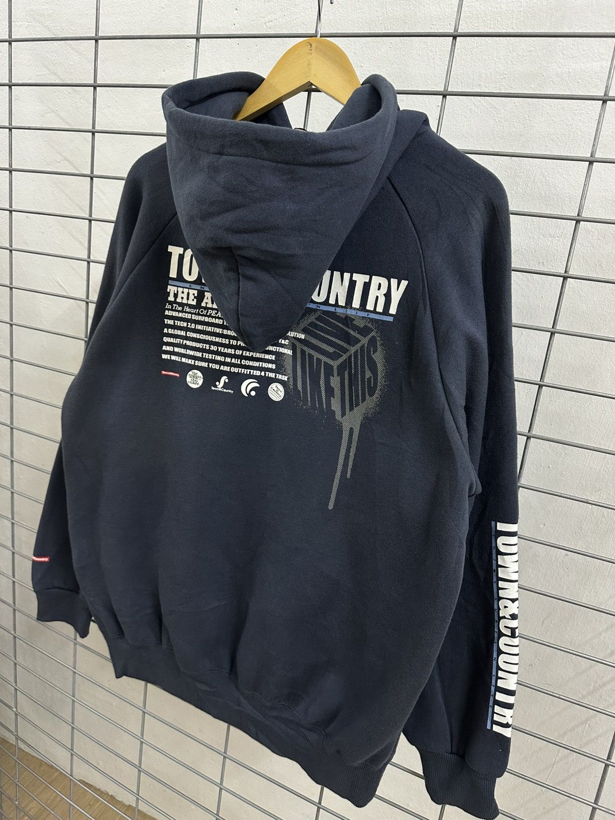 Other Rare And Beautiful NOS T&C Surf Design Hawaii Hoodie Size US L / EU 52-54 / 3 - 9 Thumbnail