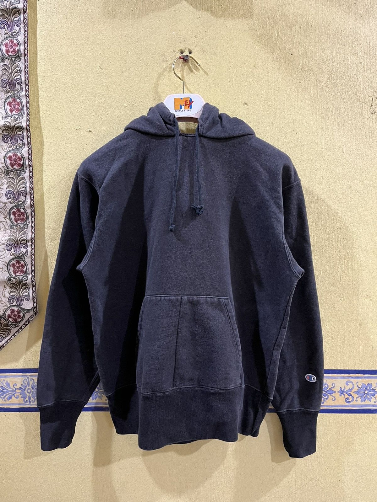 Champion vintage Champion Reverse Weave hoodie in a faded black Size US M / EU 48-50 / 2 - 1 Thumbnail