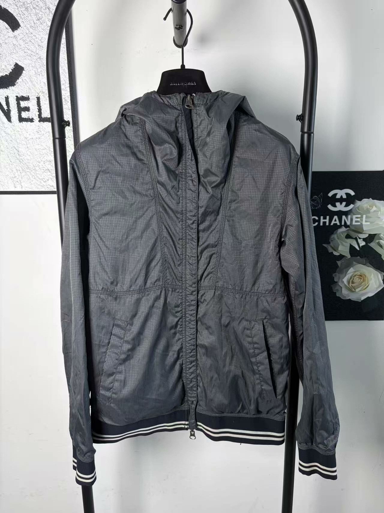 Armani Armani White Light Jacket s Men Size US S / EU 44-46 / 1 - 1 Thumbnail