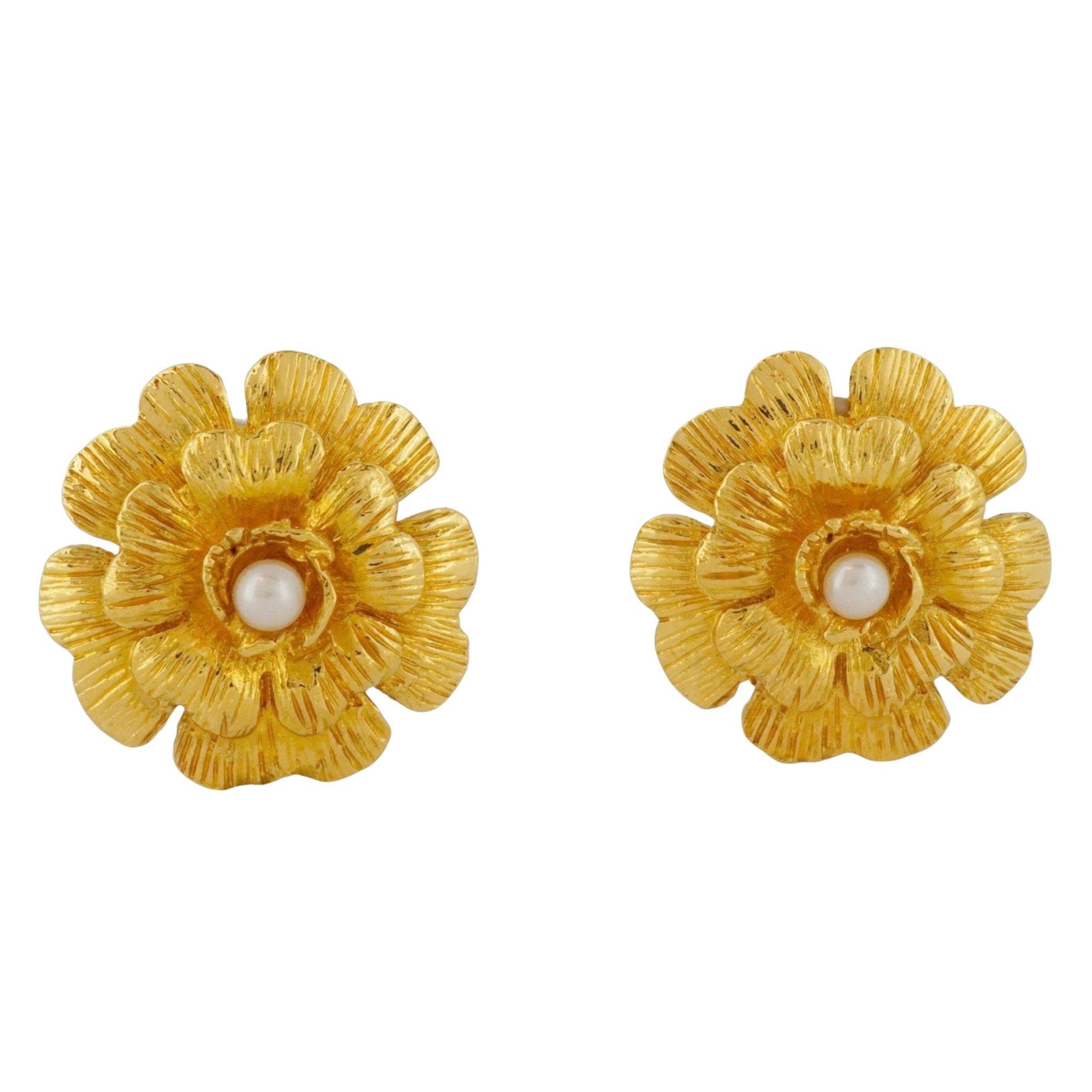 Chanel Chanel Camellia earring Size ONE SIZE - 1 Thumbnail