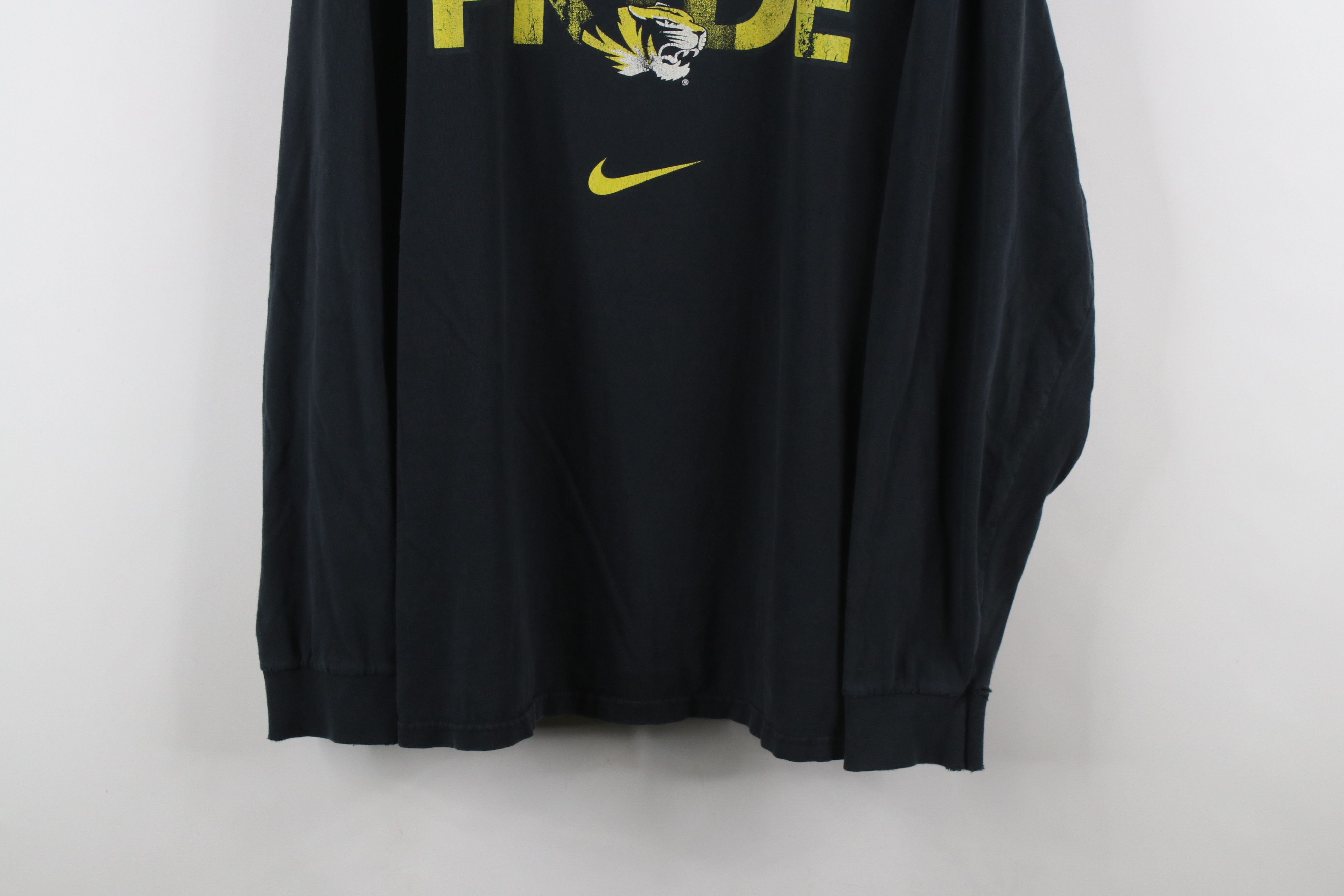 Nike × Vintage Vintage Nike Center Swoosh University of Missouri T-Shirt Size US XXL / EU 58 / 5 - 3 Thumbnail