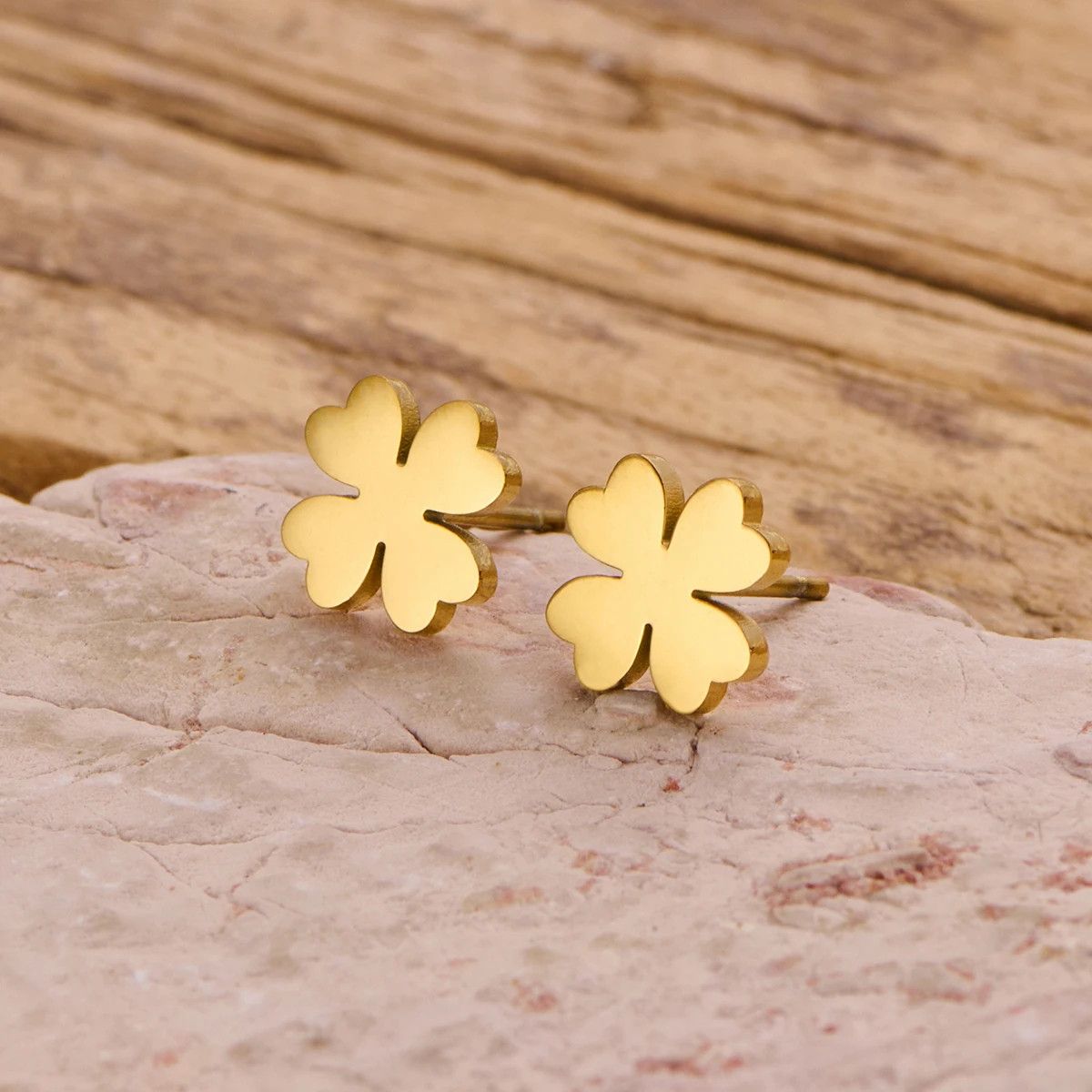 Jewelry Cover Leaf Mini Stud Earrings Charm Earring Gift Size ONE SIZE - 1 Thumbnail