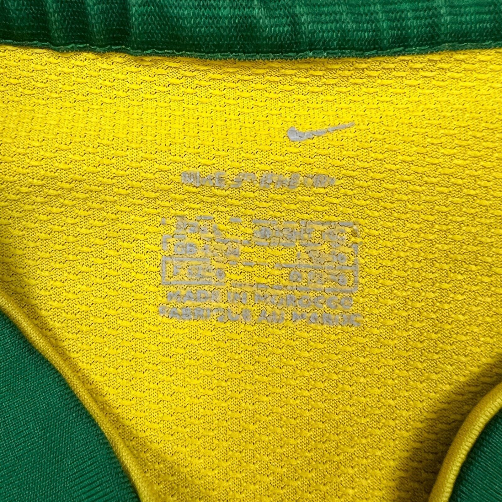 Nike VTG 2006 Nike Ronaldinho Brazil Soccer Jersey Large FIFA Cup Size US L / EU 52-54 / 3 - 11 Thumbnail