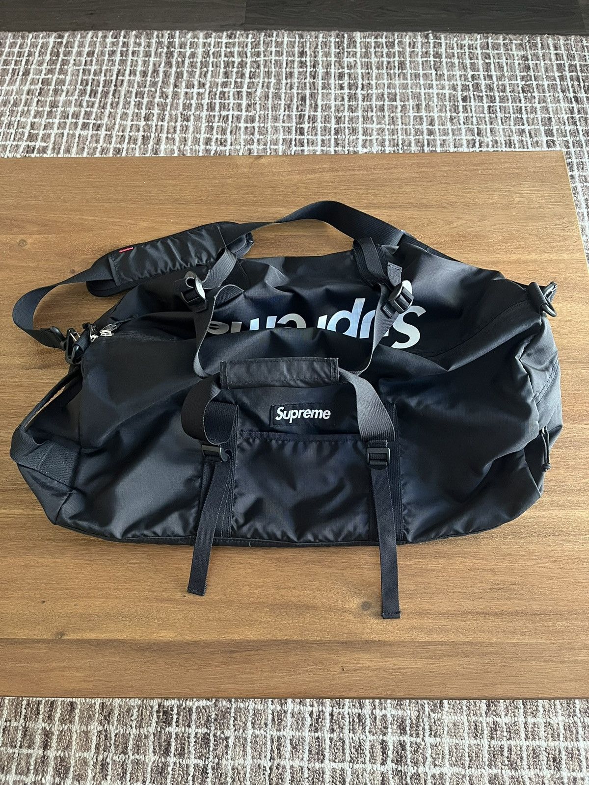 Supreme Mini Duffle Bag 黒　24ss week1 Supreme Mini Duffle Bag (SS24) Black - SS24 - US