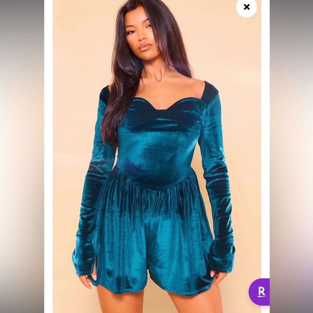 PrettyLittleThing Emerald Green Velvet Cup Detail Long Sleeve Skater Romper Size 28" / US 6 / IT 42 - 2 Thumbnail