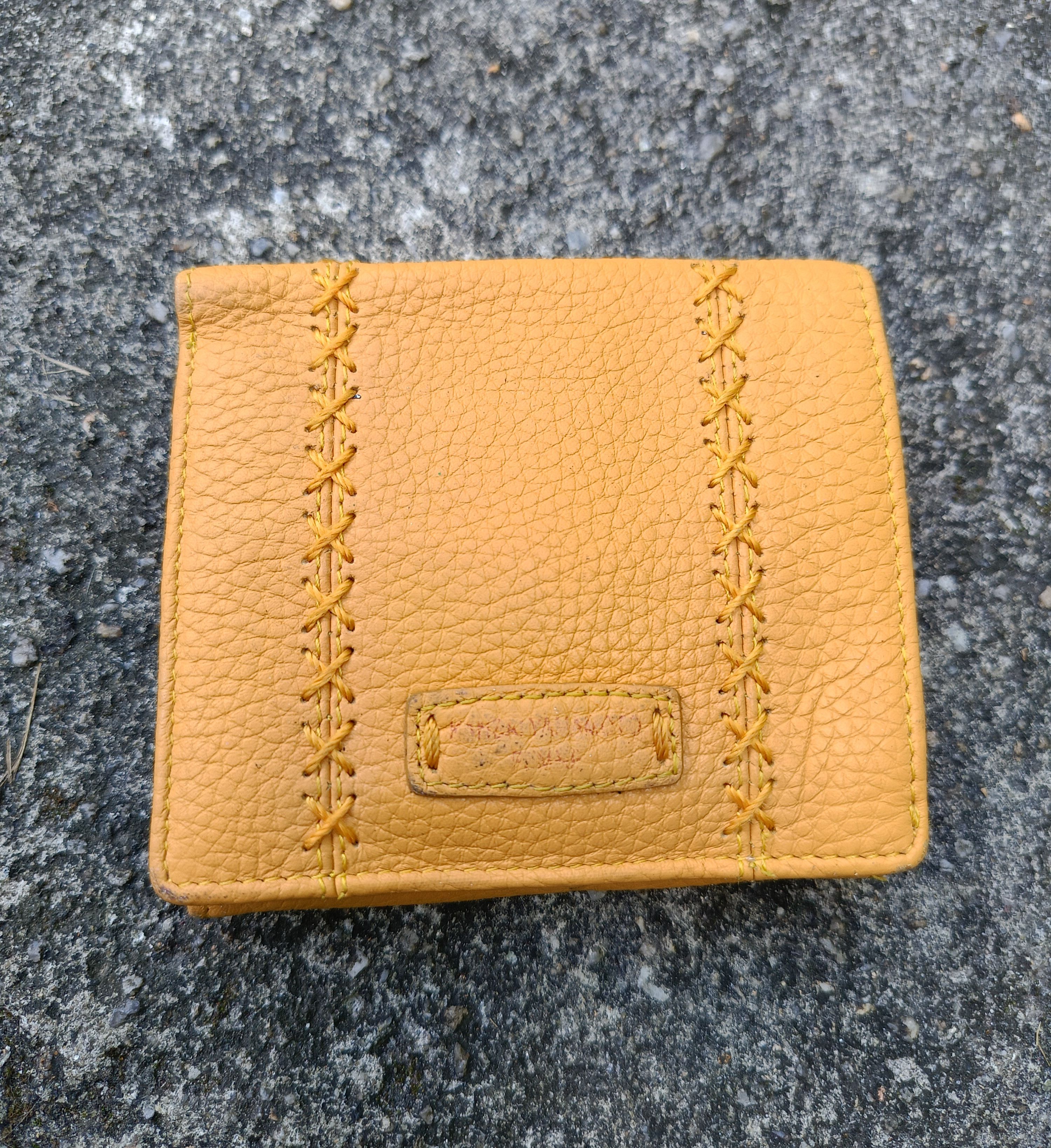 Kansai Yamamoto KANSAI YAMAMOTO COWHIDE BIFOLD WALLET YELLOW Size ONE SIZE - 2 Thumbnail