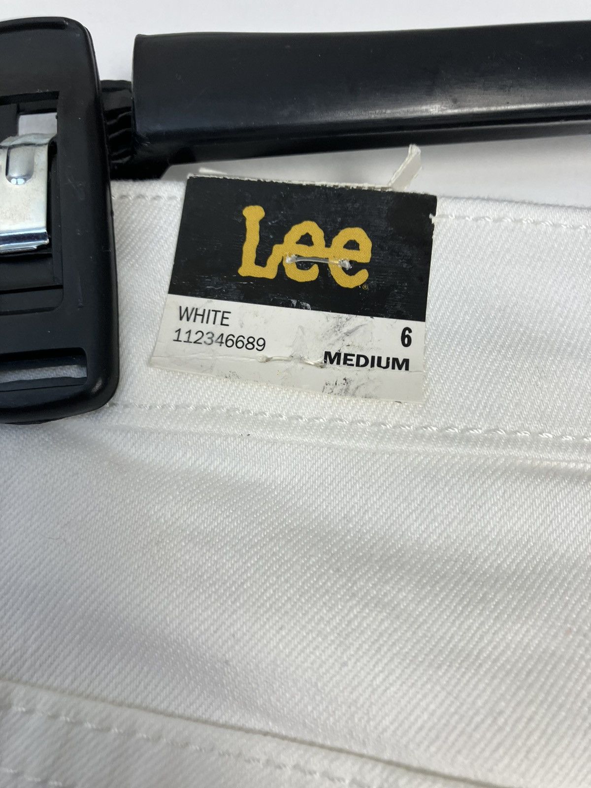 Lee Lee Mid Rise Bermuda Shorts White Size 6M NWT Size 28" / US 6 / IT 42 - 3 Thumbnail