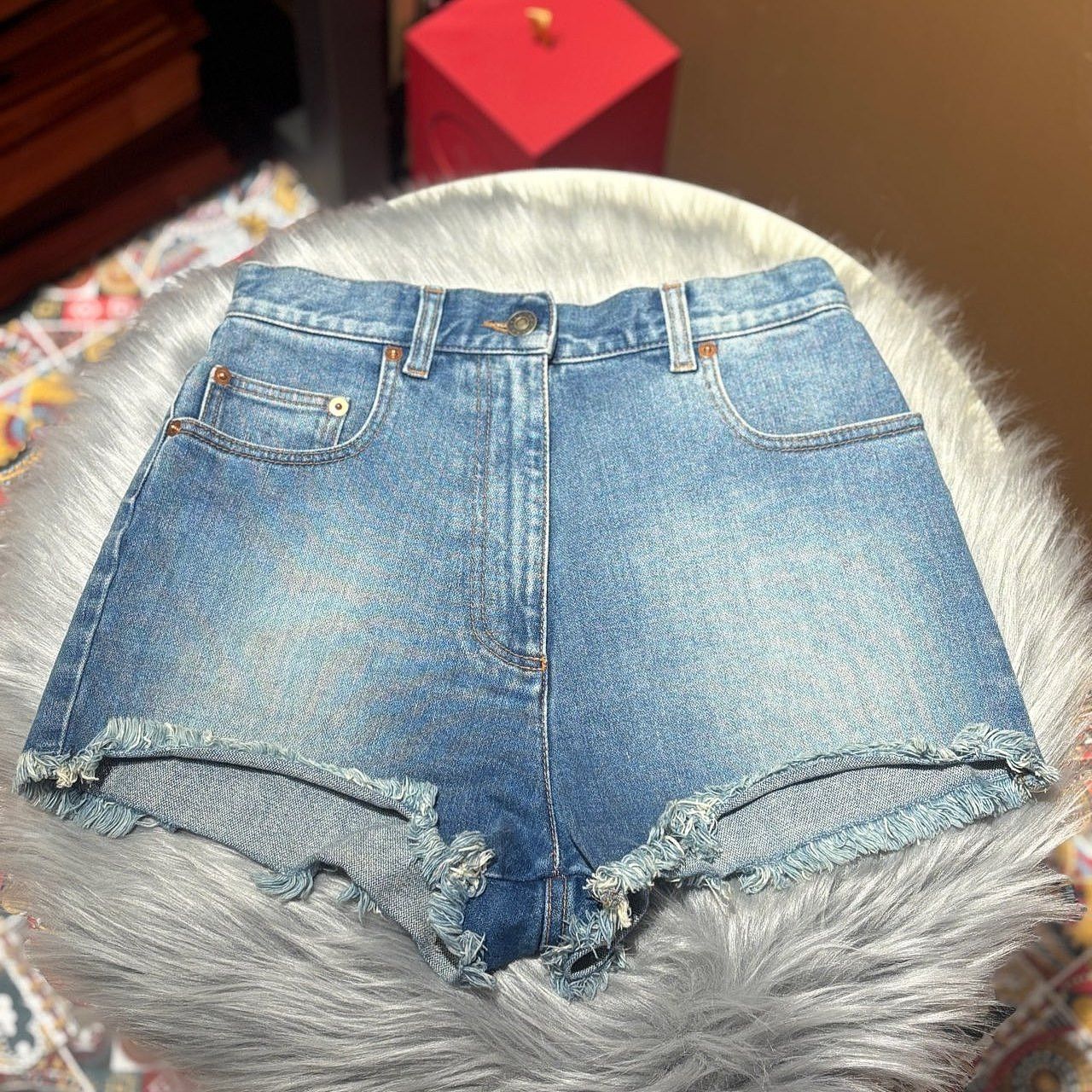 Gucci Gucci Cherry Embroidered Denim Shorts Size 26 Size 26" / US 2 / IT 38 - 1 Thumbnail