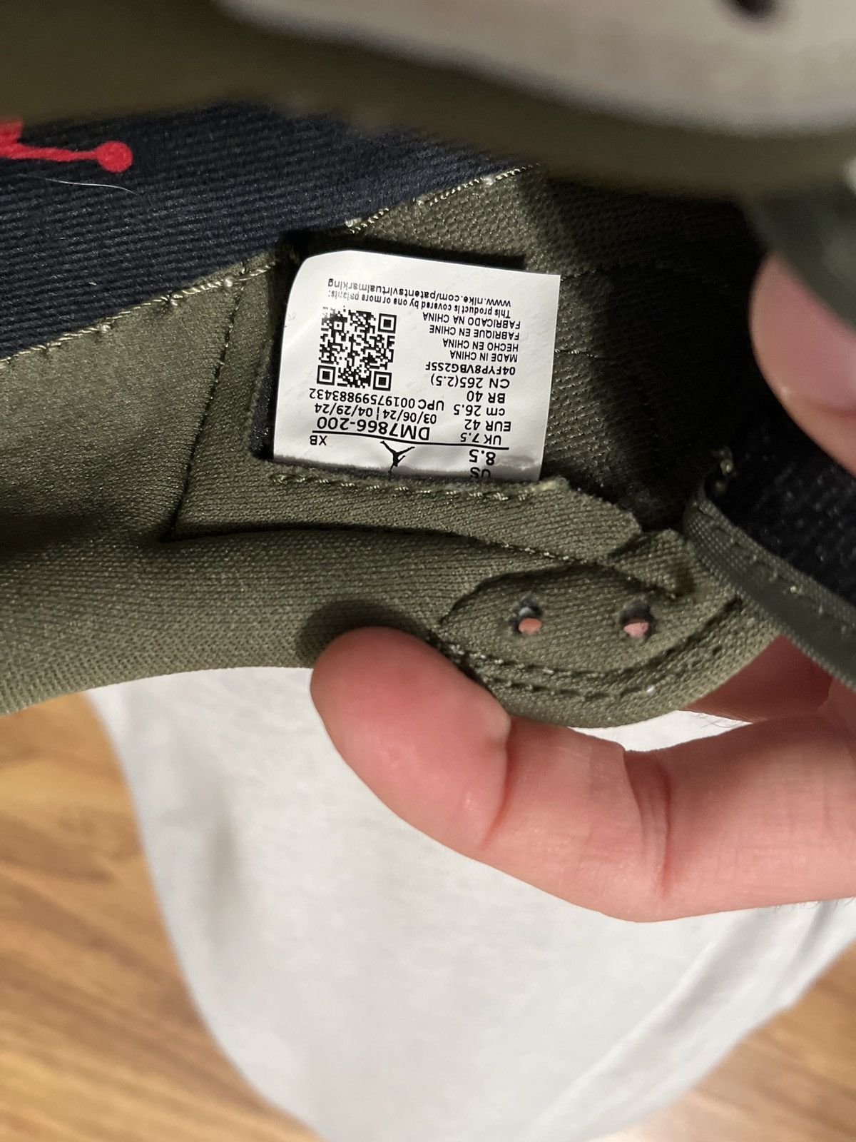 Jordan Brand × Travis Scott Travis Scott medium olive Jordan 1 low Size US 8.5 / EU 41-42 - 4 Thumbnail