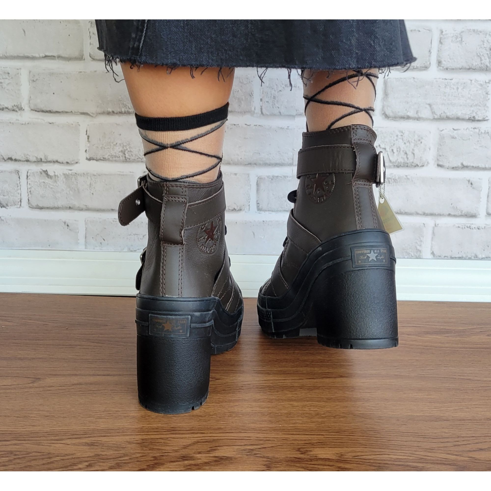 Converse ❤️Converse Chuck 70 De Luxe Heel Leather Buckles Womens Boot Size US 10.5 / IT 40.5 - 4 Thumbnail