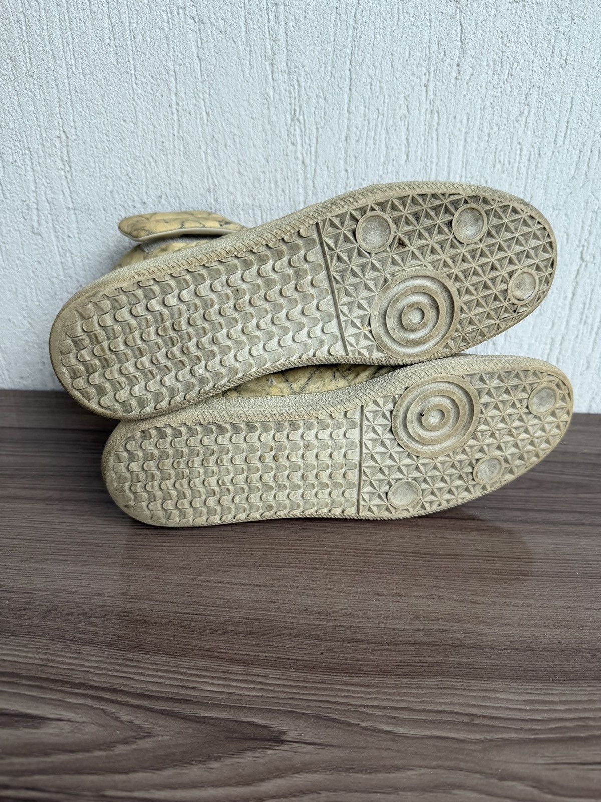 Maison Margiela 😮‍💨🔥Rare future trainers Size US 9 / EU 42 - 21 Thumbnail