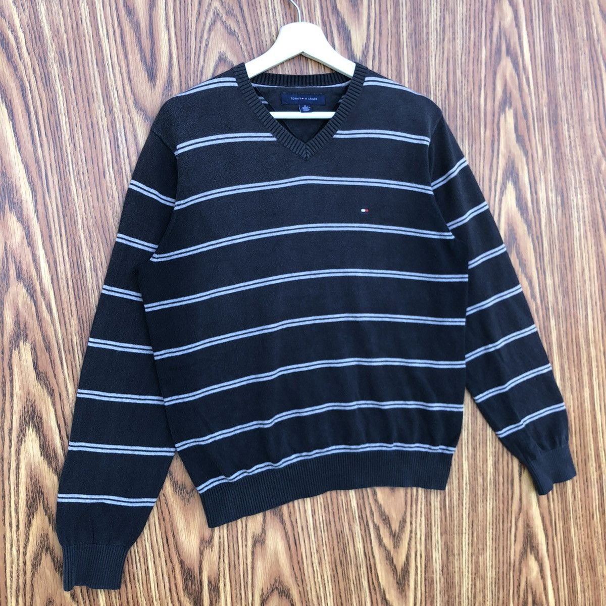 Tommy Hilfiger Tommy Hilfiger V neck Pullover Sweatshirt Size US M / EU 48-50 / 2 - 2 Thumbnail
