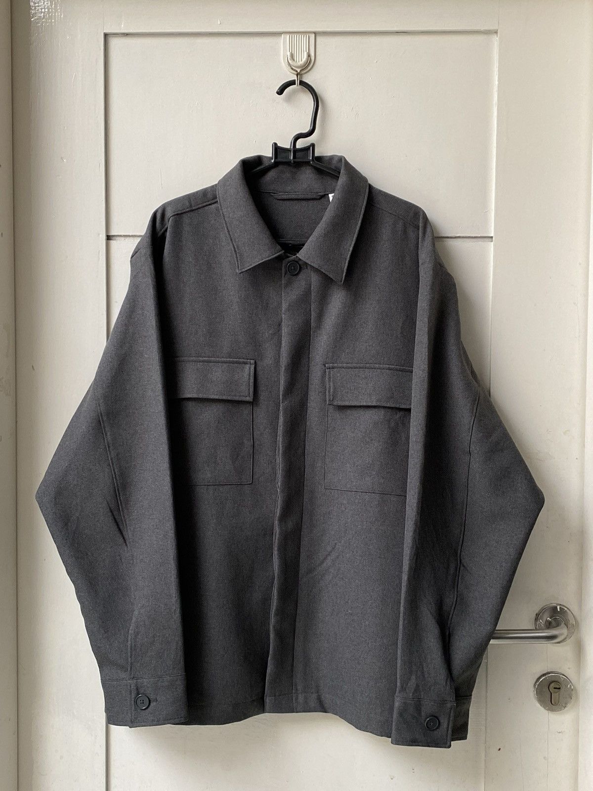 GU GU Pocket Boxy Oversize Grey Outer Shirt Size US L / EU 52-54 / 3 - 1 Thumbnail