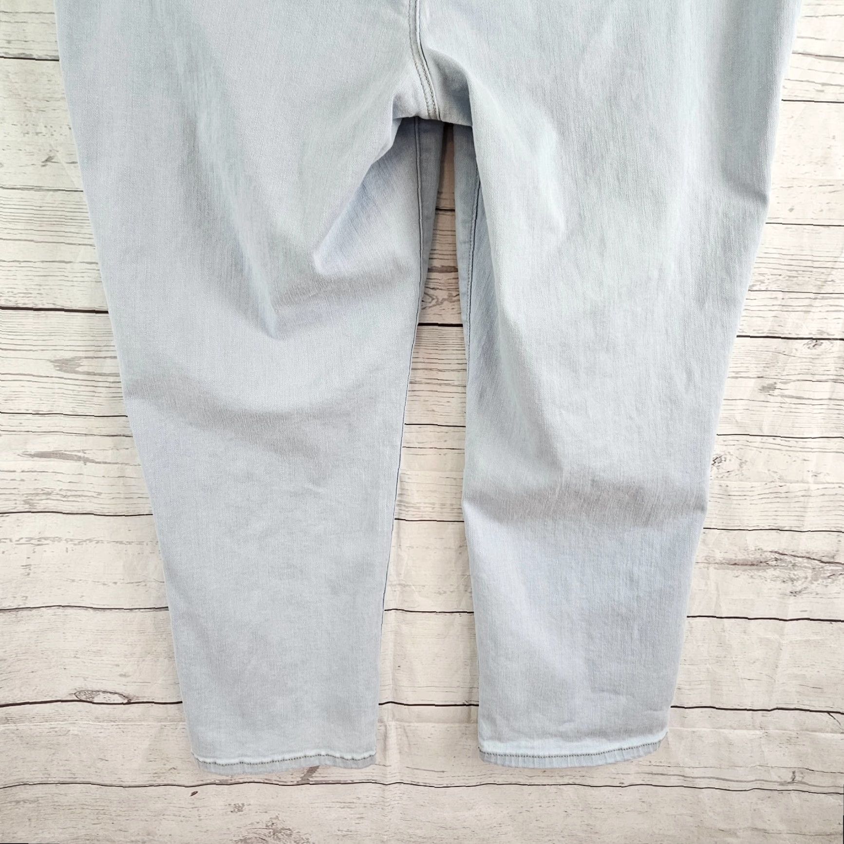 Vintage Chicos Womens Perfect Stretch Crop Jeans Sz 16 Blue Light Wash High Rise Size 38" / US 16 / IT 52 - 5 Thumbnail
