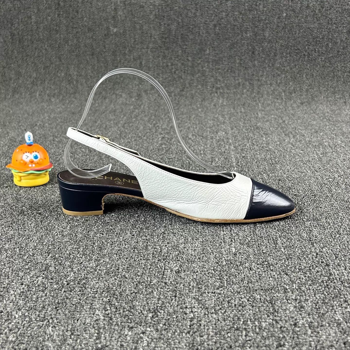 Chanel Chanel White 25P Waxed Leather Mary Jane Shoes 39 Size US 8.5 / IT 38.5 - 4 Thumbnail